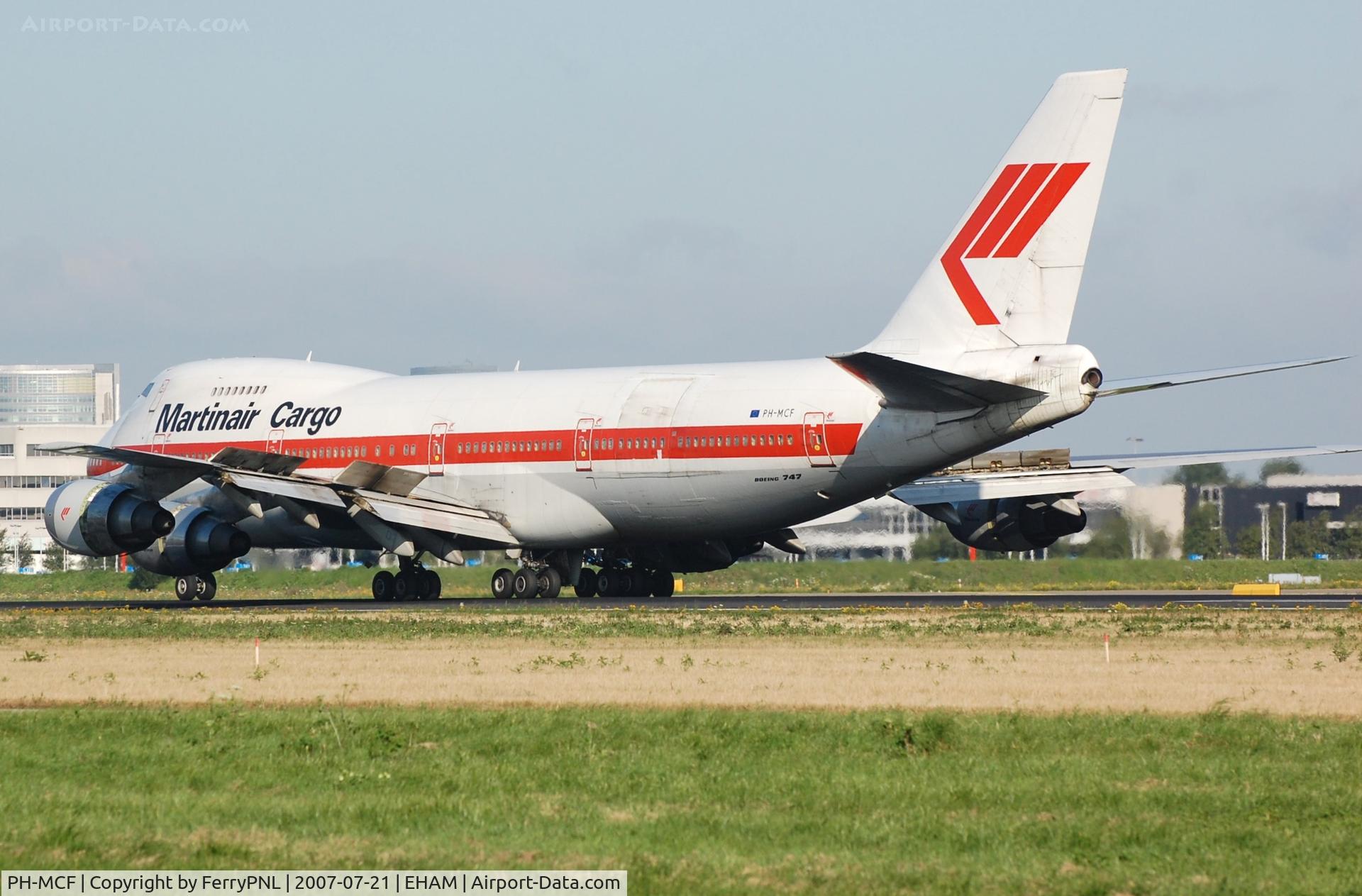 PH-MCF, 1988 Boeing 747-21AC C/N 24134, Abborted take-off and crew is doing its best to stop this B742F succesfully before the end of the runway.