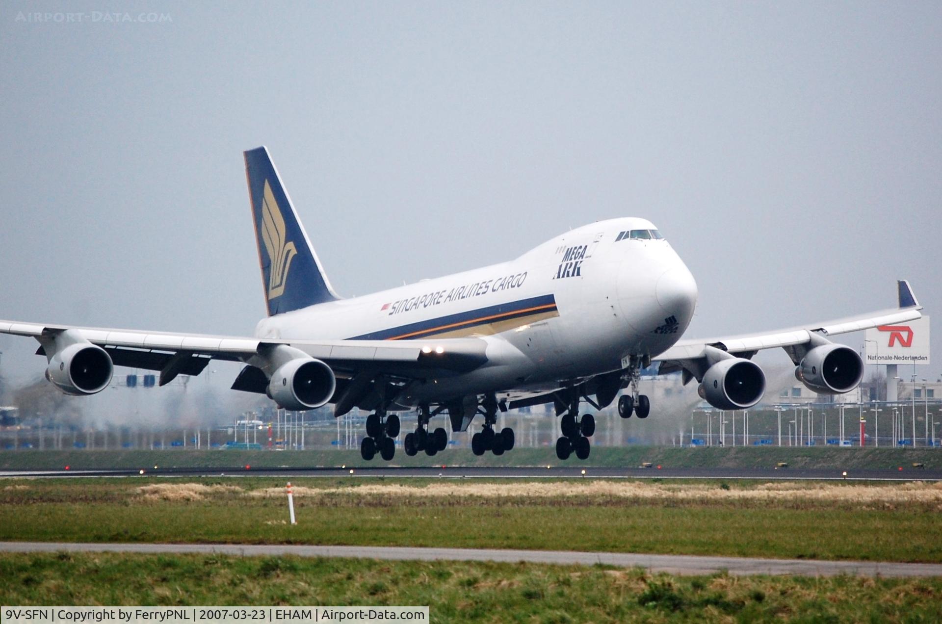 9V-SFN, 2004 Boeing 747-412F/SCD C/N 32899, arriving in AMS, SQ B744F