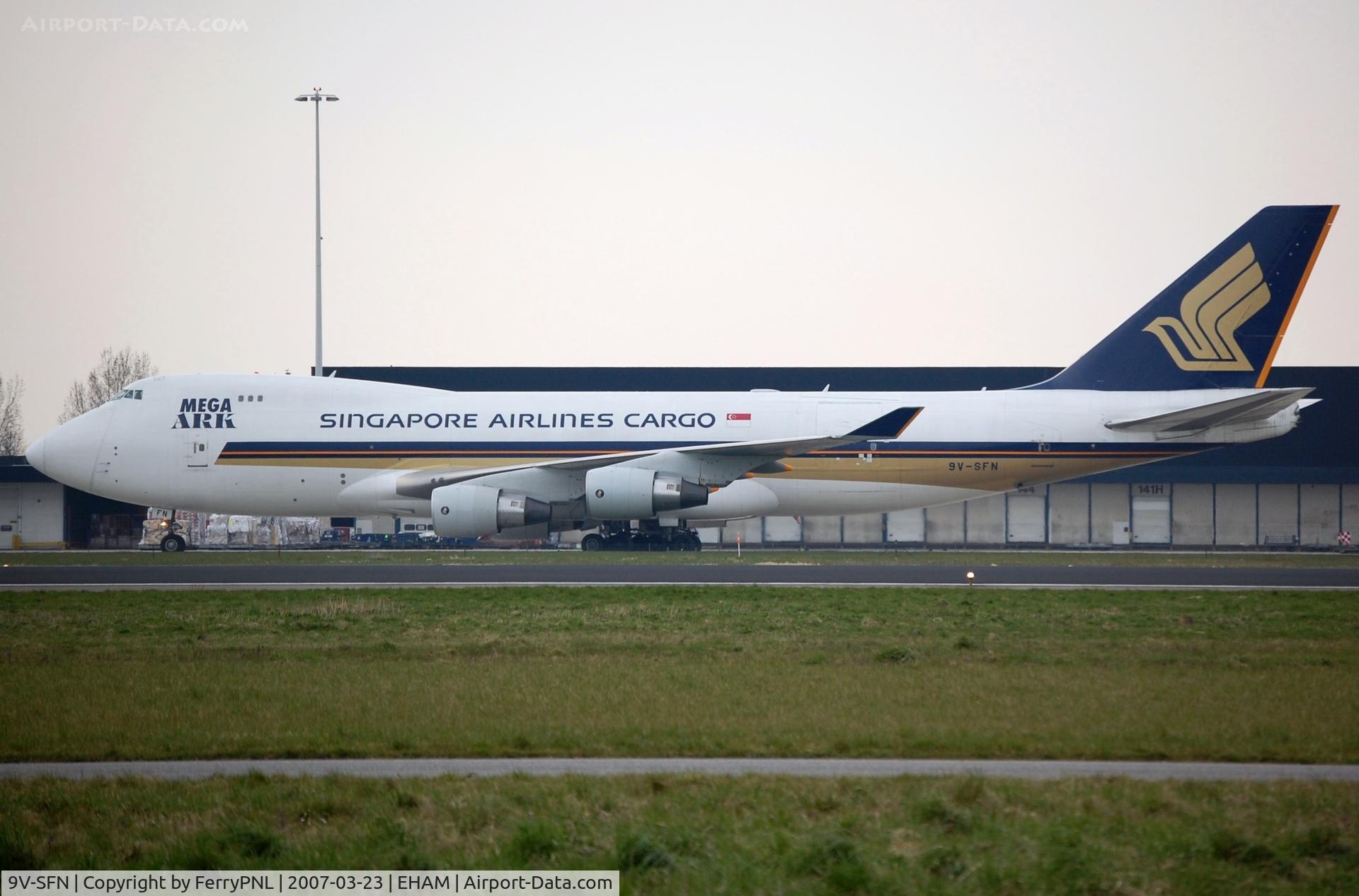 9V-SFN, 2004 Boeing 747-412F/SCD C/N 32899, Singapore Cargo B744 at the cargo apron.