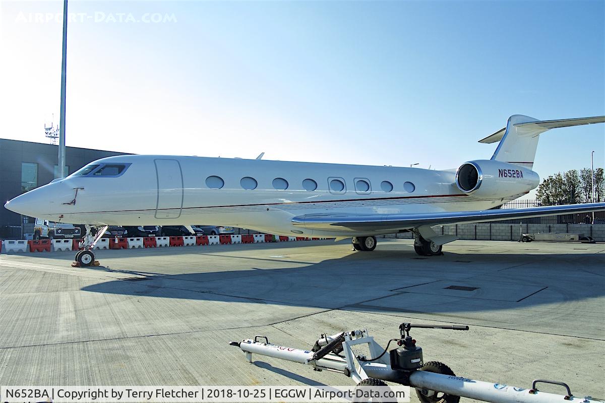 N652BA, 2015 Gulfstream G-VI (G650ER) C/N 6130, At London-Luton