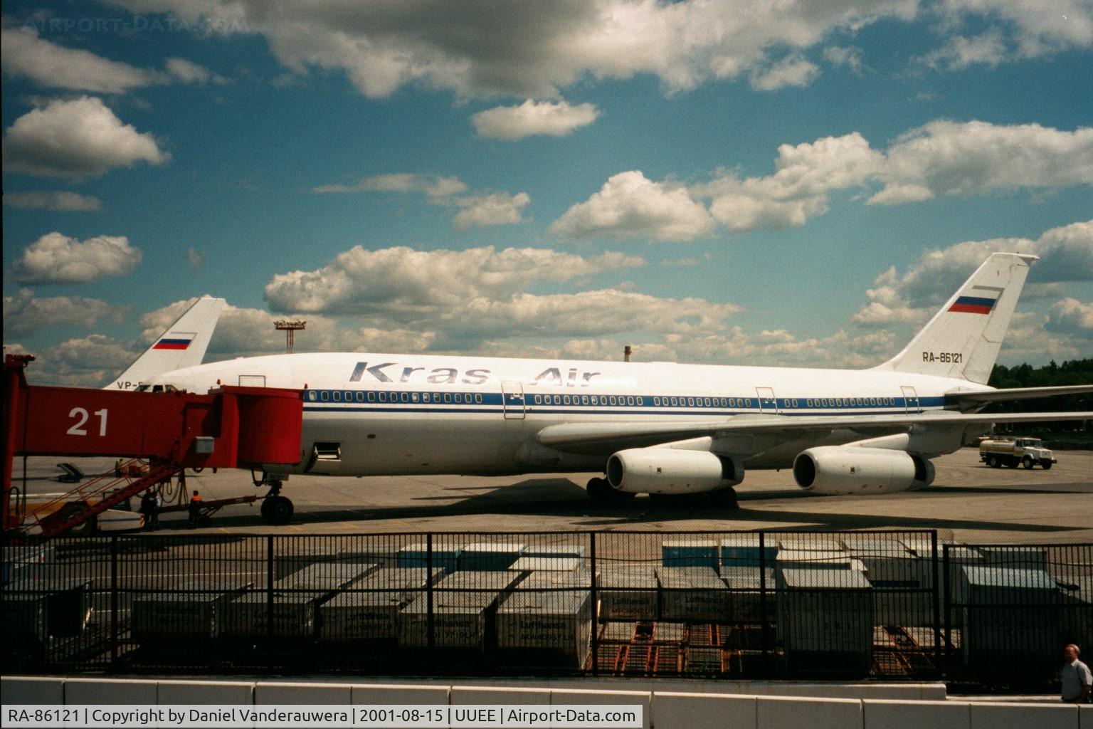 RA-86121, Ilyushin Il-86 C/N 51483209089, Waiting on apron