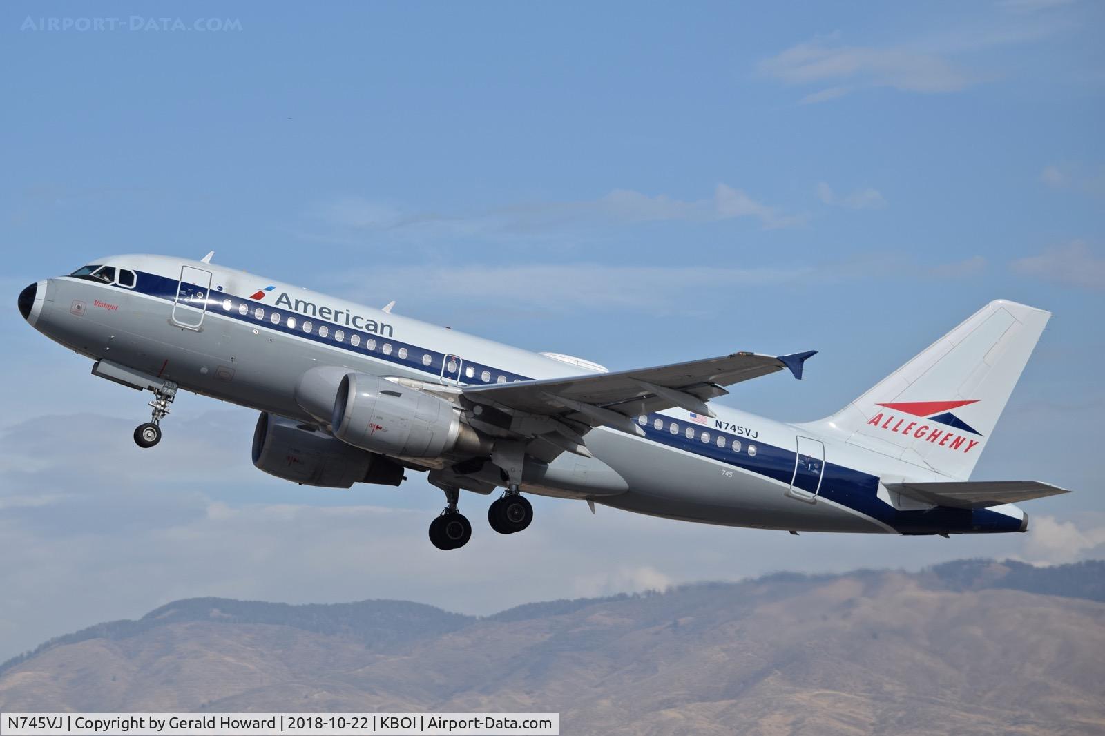 N745VJ, 2000 Airbus A319-112 C/N 1289, Climb out from RWY 28L.