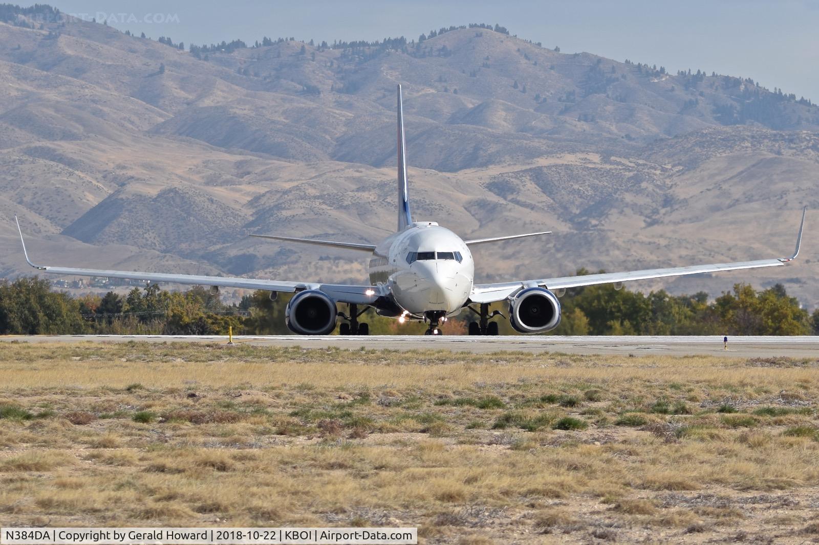 N384DA, 1999 Boeing 737-832 C/N 30347, Turning off Juliet for RWY 10R.