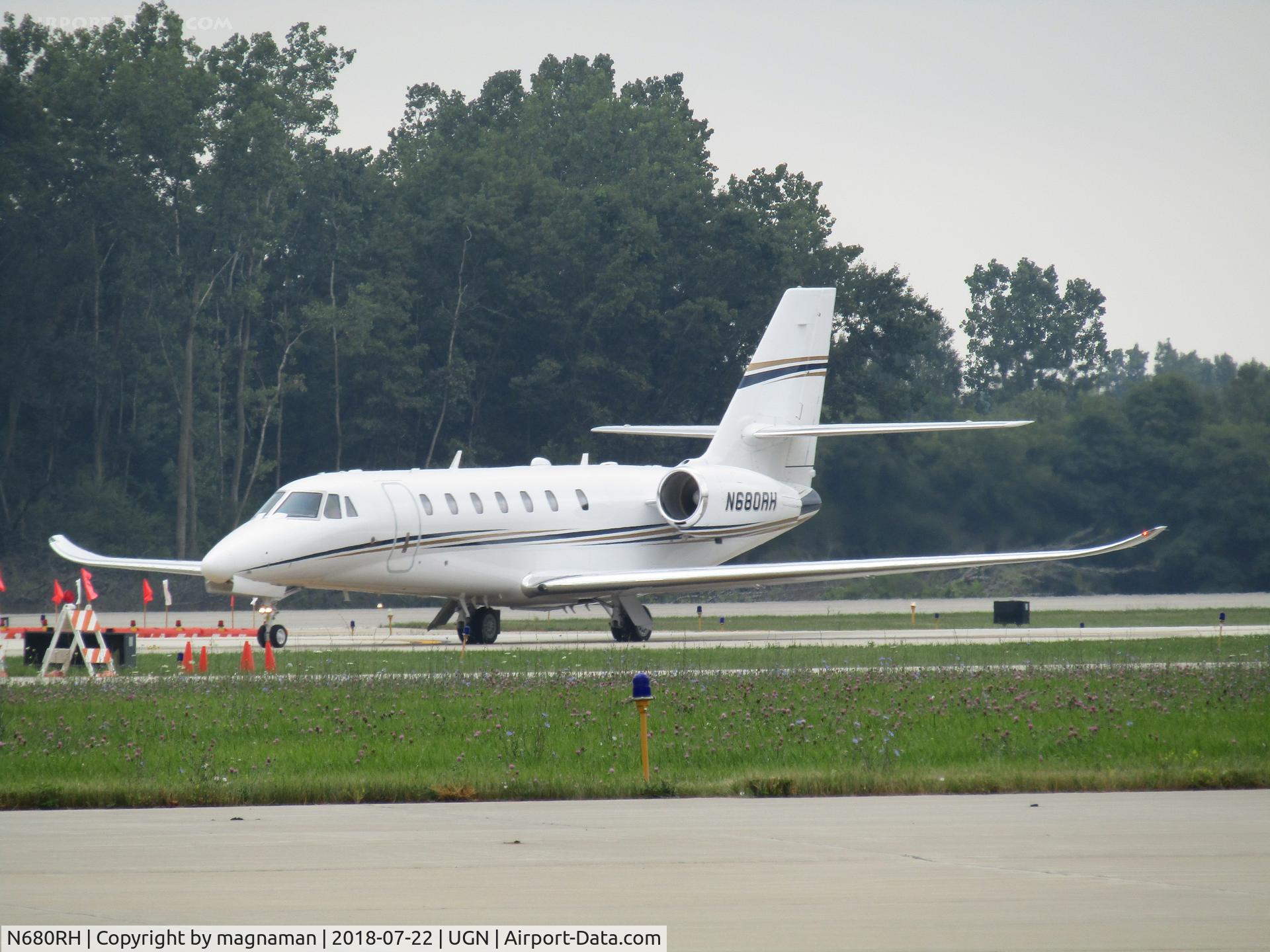 N680RH, 2015 Cessna 680 Citation Soveregin C/N 680-0545, landing at waukegan