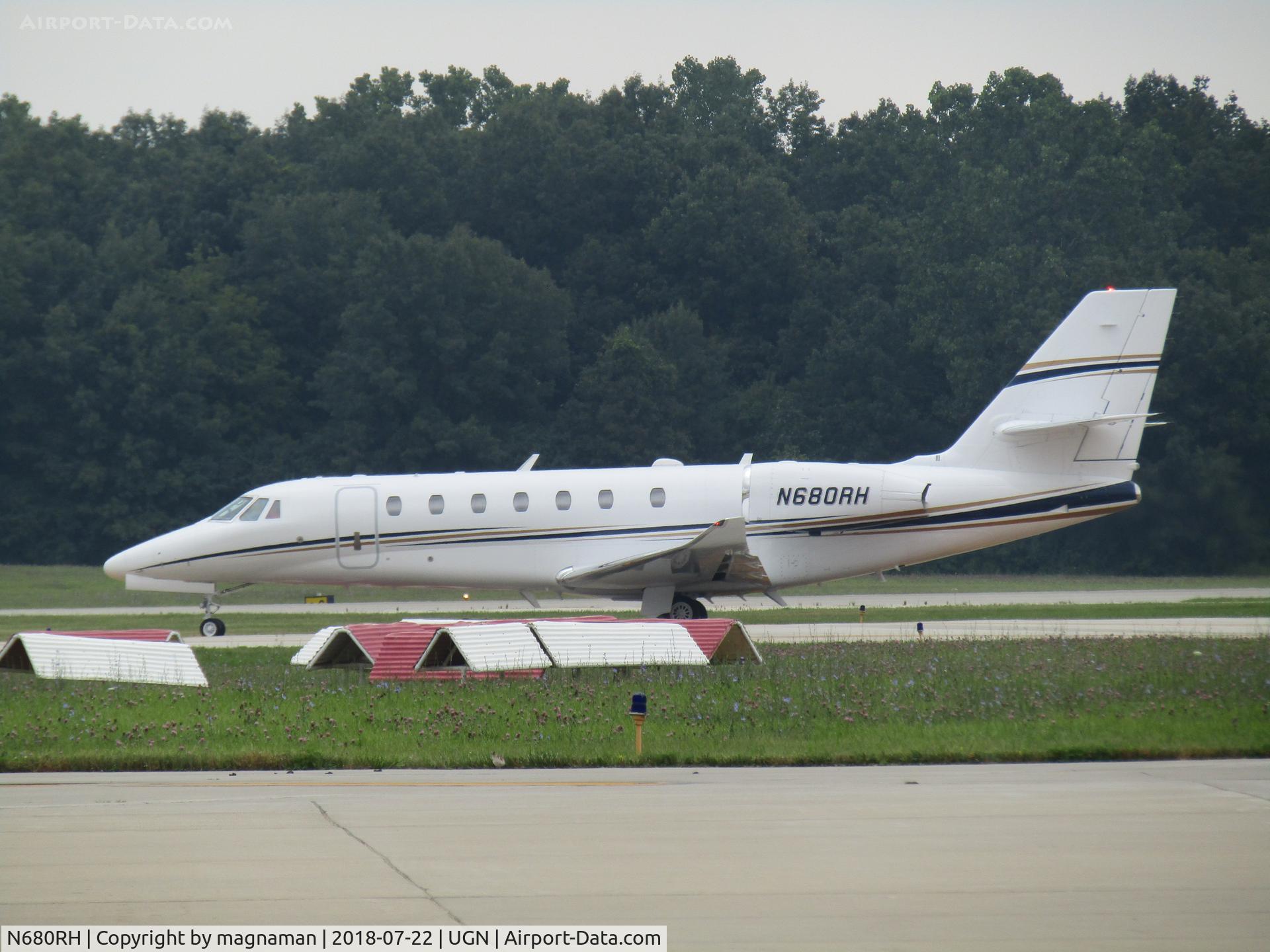 N680RH, 2015 Cessna 680 Citation Soveregin C/N 680-0545, taxying to hangar