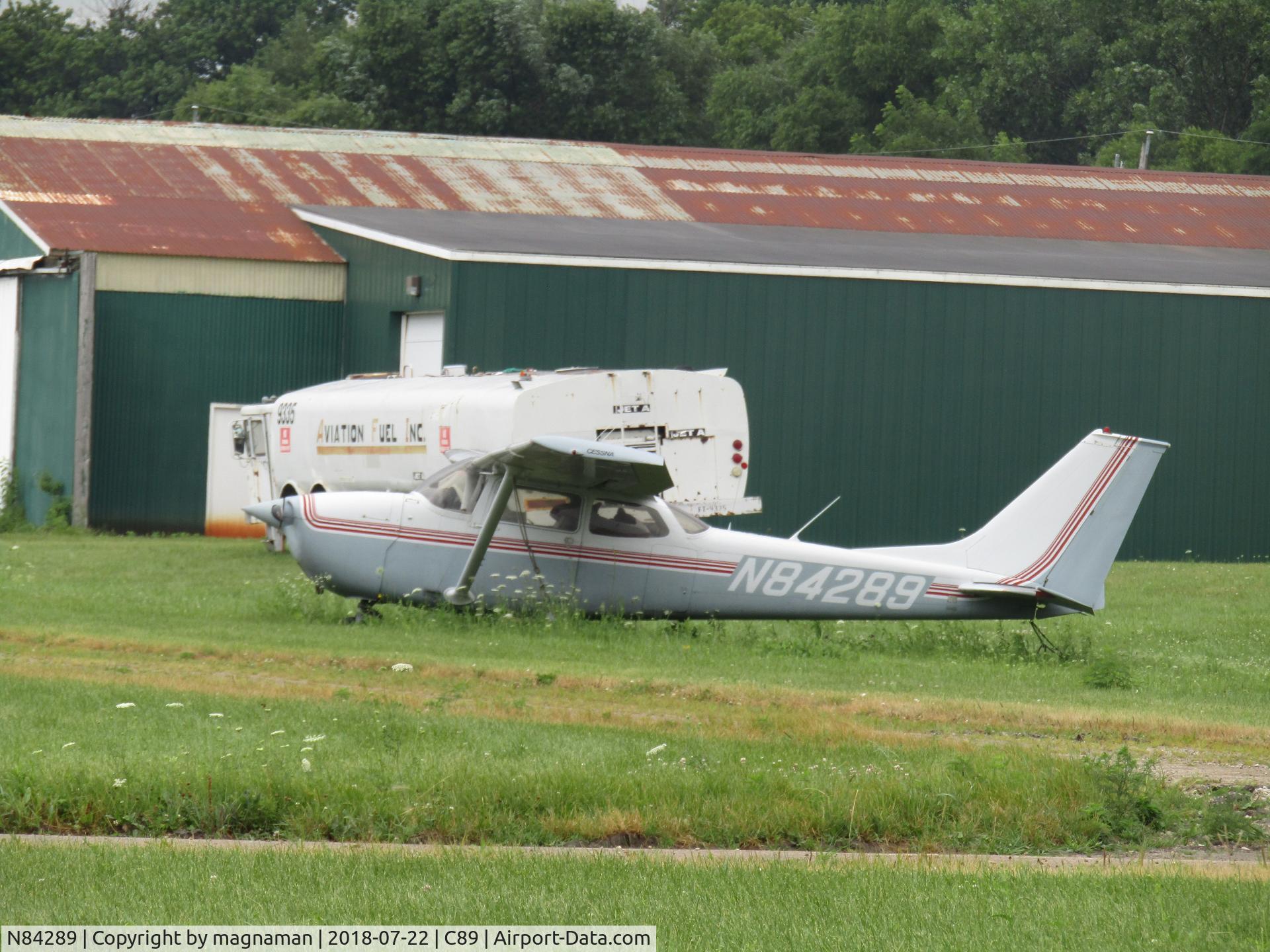 N84289, 1969 Cessna 172K Skyhawk C/N 17258410, only one outside today