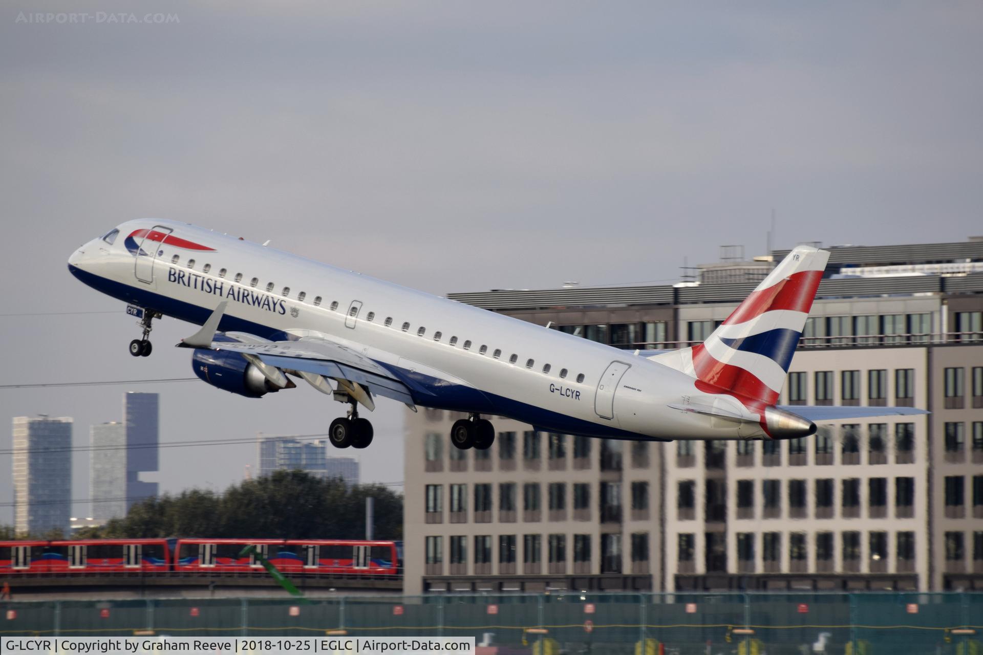 G-LCYR, 2012 Embraer 190SR (ERJ-190-100SR) C/N 19000563, Landing at London City Airport.