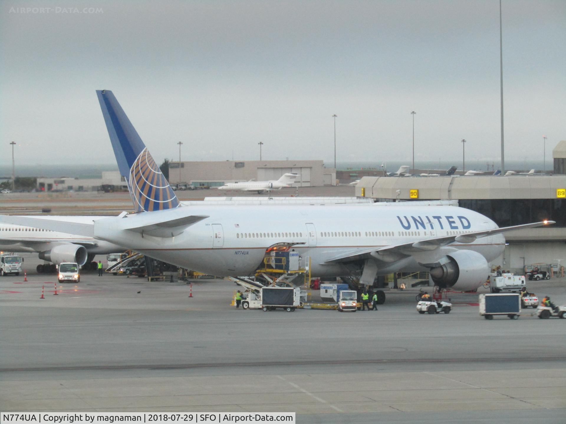 N774UA, 1996 Boeing 777-222 C/N 26936, at SFO