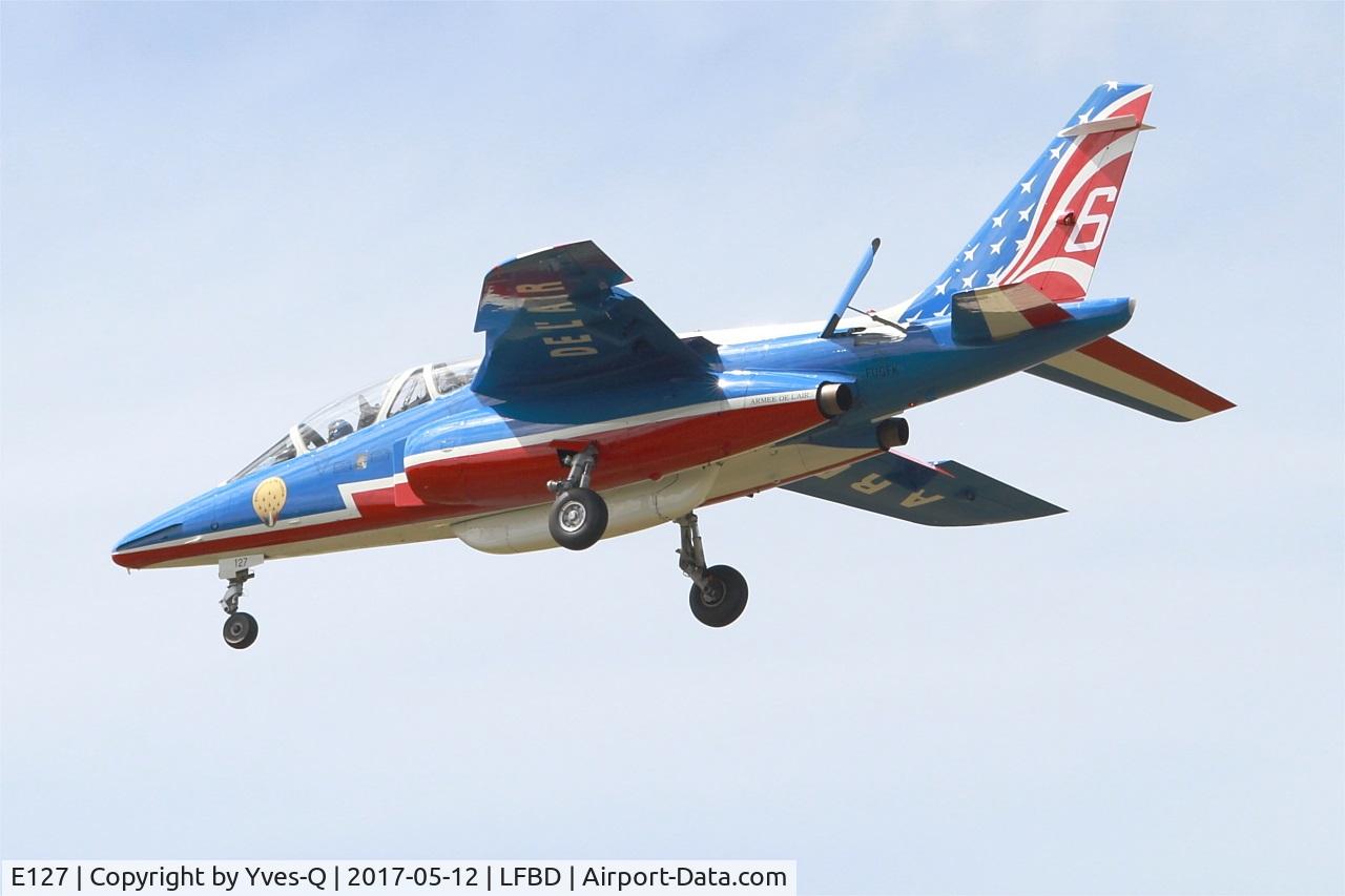 E127, 1983 Dassault-Dornier Alpha Jet E C/N E127, Dassault-Dornier Alpha Jet E (F-UGFK), Athos 06 of Patrouille de France 2017, On final rwy 23, Bordeaux-Mérignac Air Base 106 (LFBD-BOD) Open day 2017
