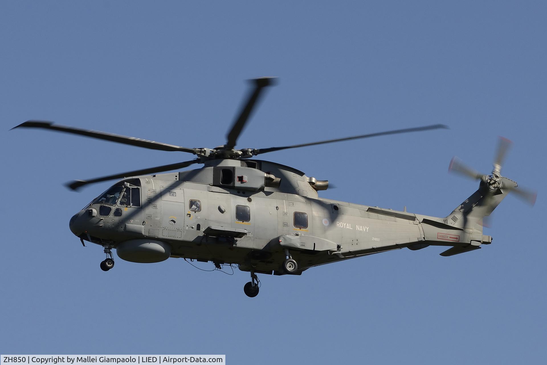 ZH850, 2000 AgustaWestland EH-101 Merlin HM.1 C/N 50125/RN30, EH-101 ZH850