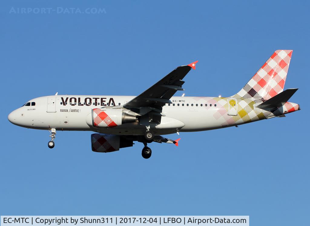 EC-MTC, 2004 Airbus A319-111 C/N 2258, Landing rwy 32L