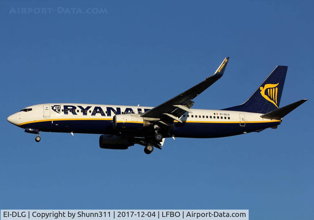 EI-DLG, 2006 Boeing 737-8AS C/N 33589, Landing rwy 32L