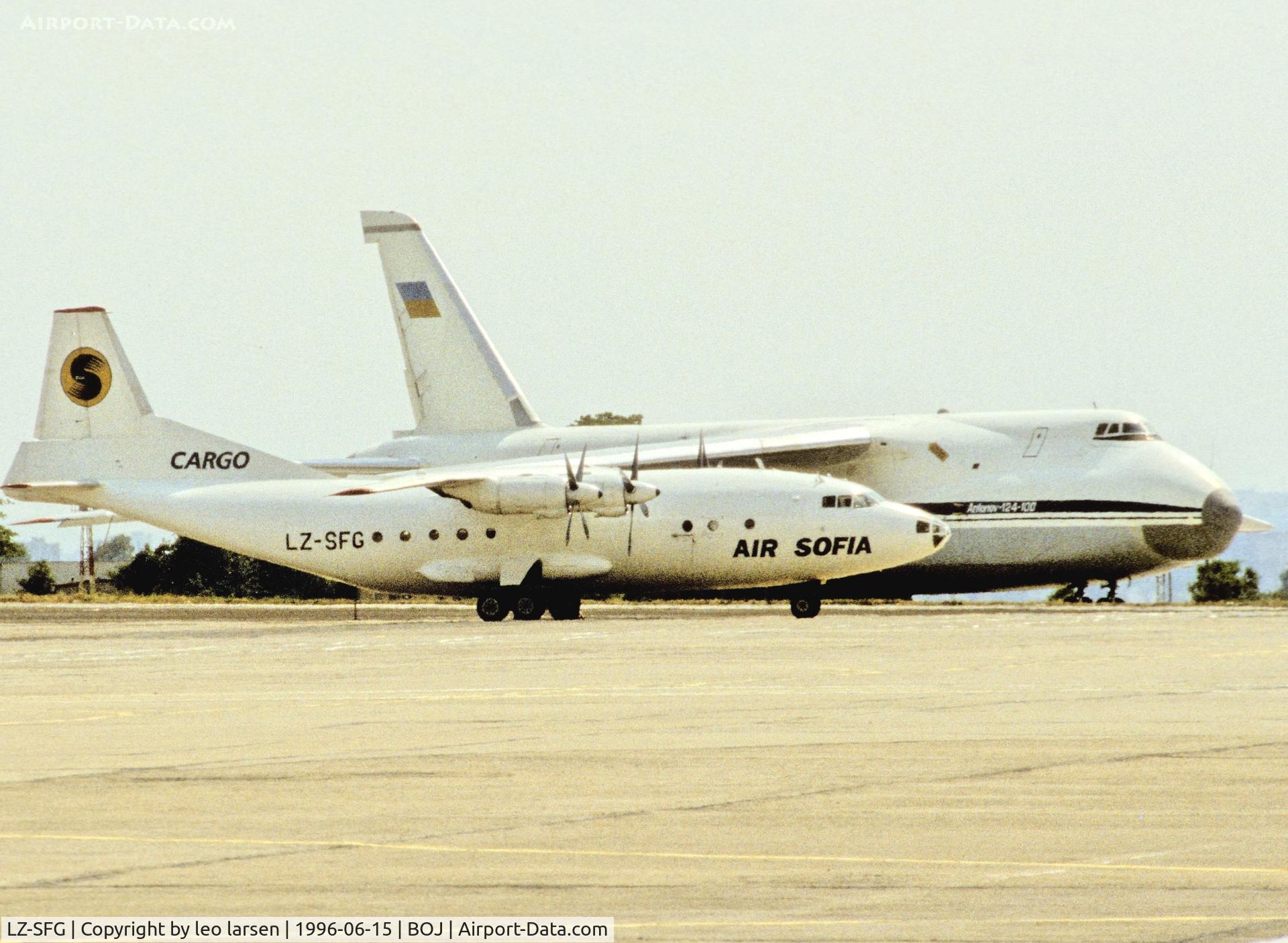 LZ-SFG, 1963 Antonov An-12 C/N 3341605, Burgas 15.6.1996