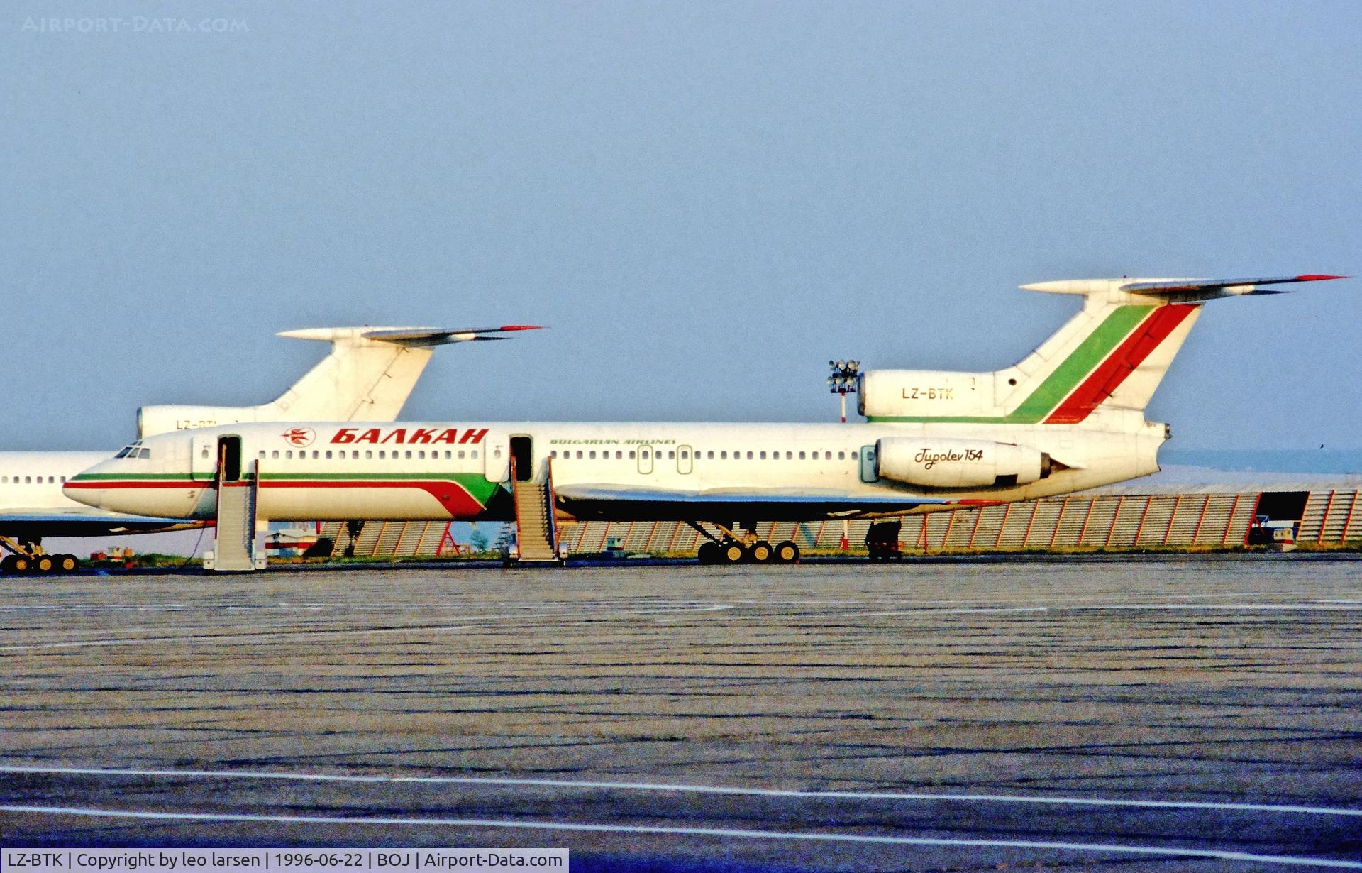 LZ-BTK, 1976 Tupolev Tu-154B C/N 76A144, Burgas 22.6.1996
