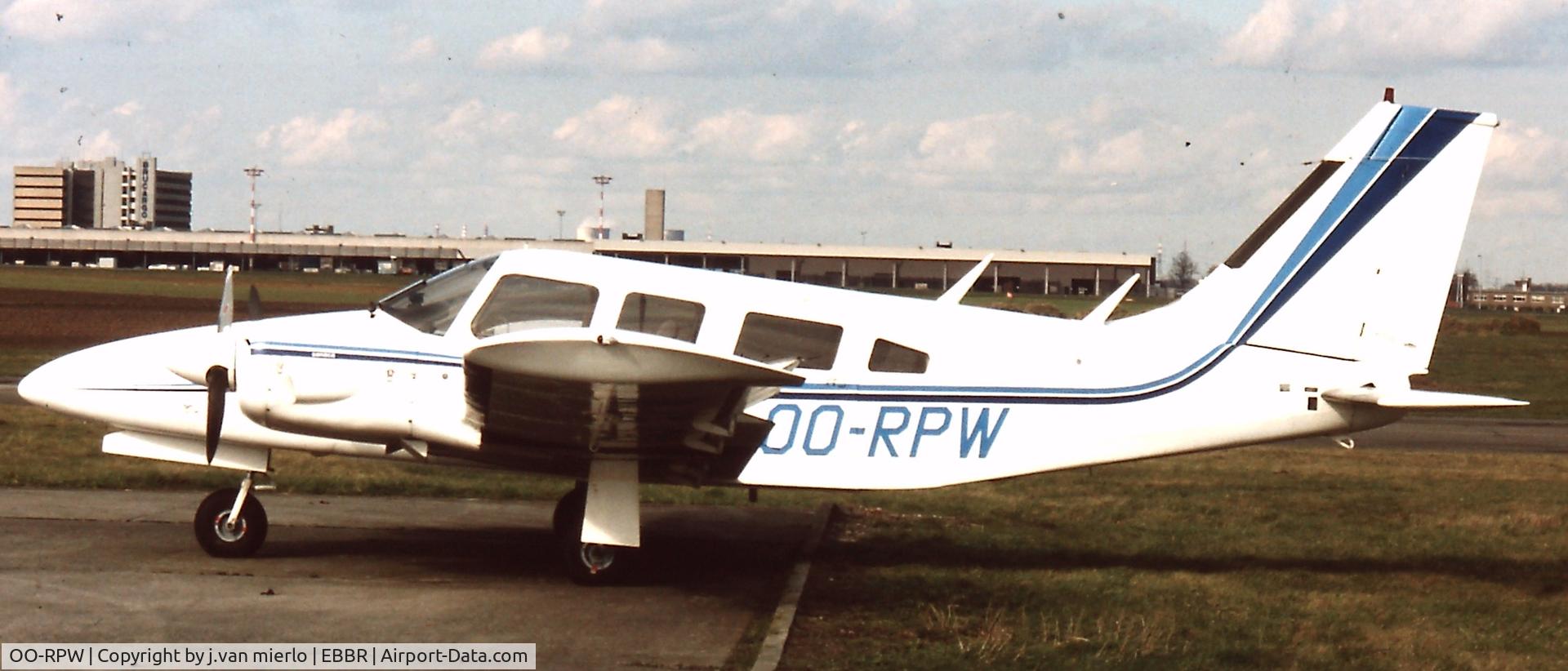 OO-RPW, 1974 Piper PA-34-200 Seneca C/N 34-7450116, Brussels General Aviation Terminal
