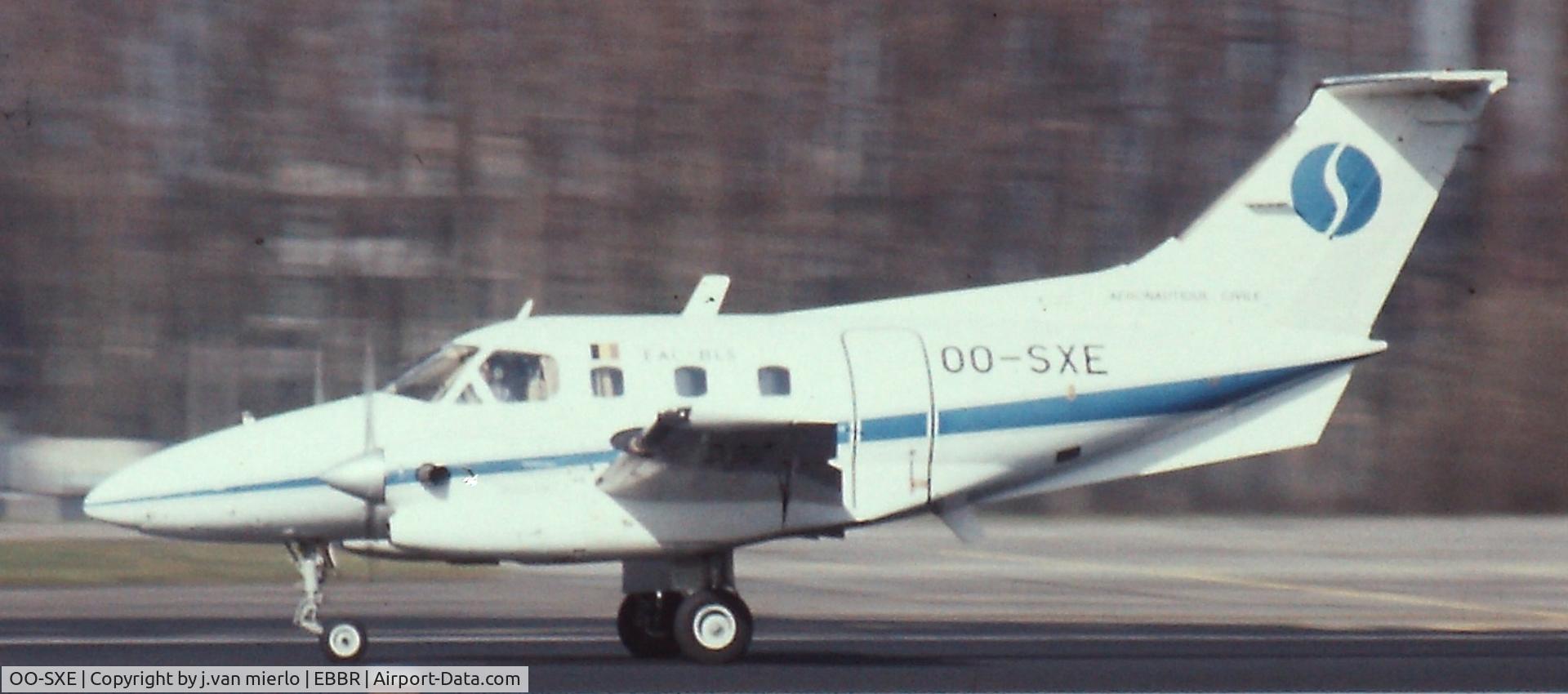 OO-SXE, 1981 Embraer EMB-121A Xingu C/N 121045, Landing 25L Brussels