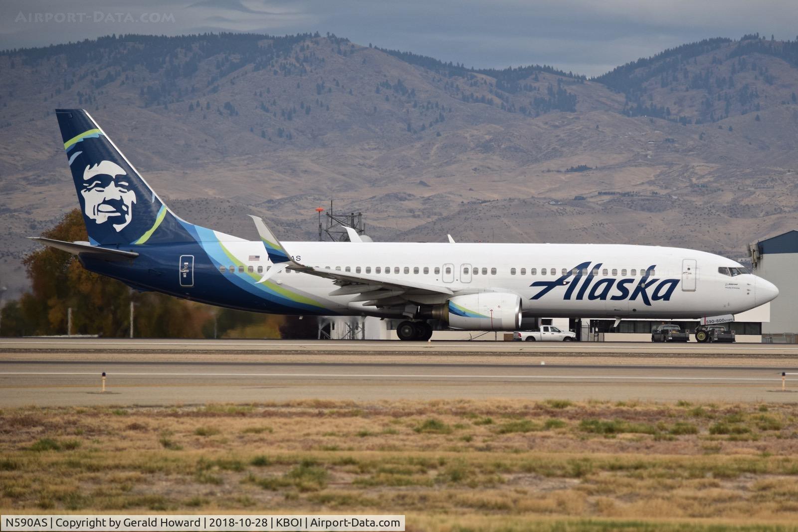 N590AS, 2008 Boeing 737-890 C/N 35687, Take off roll on RWY 10L.