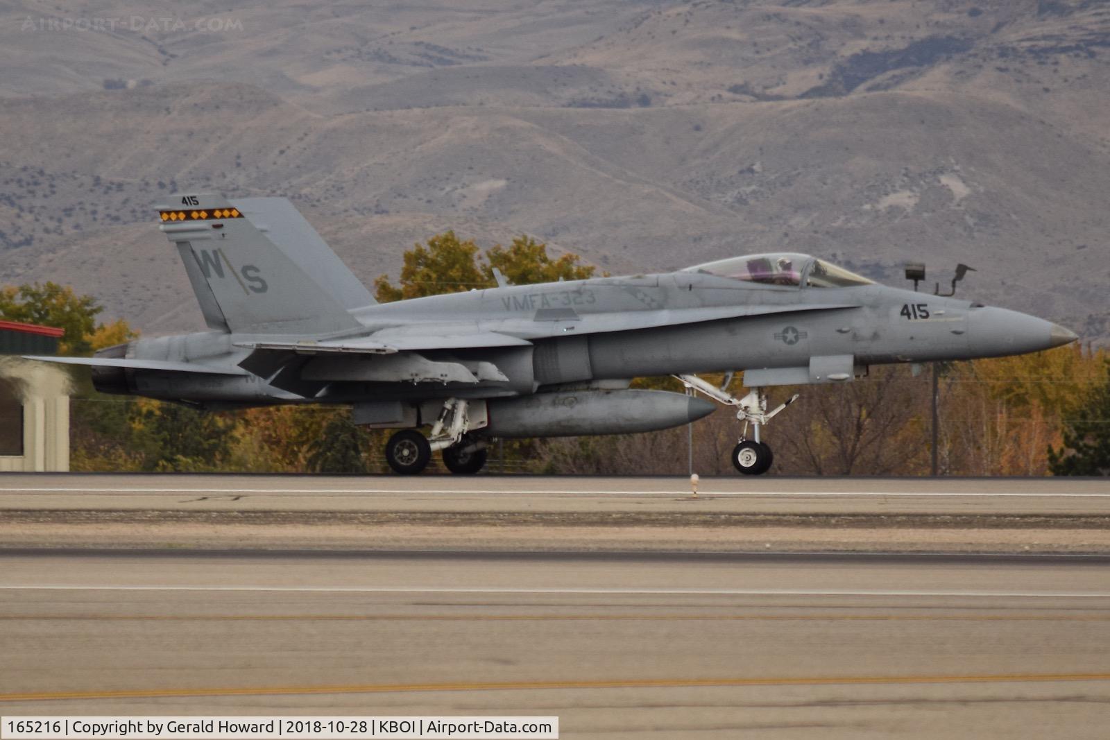165216, McDonnell Douglas F/A-18C Hornet C/N 1394/C441, Landing RWY 10L.  VMFA-323 