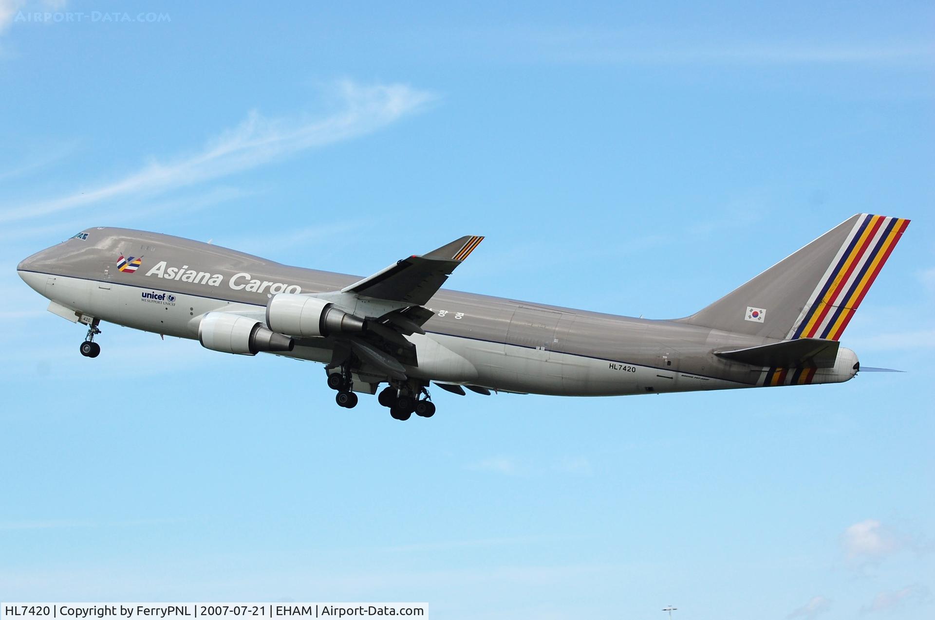 HL7420, 1995 Boeing 747-48EF (SCD) C/N 25783, Lift-off of Asiana B744F