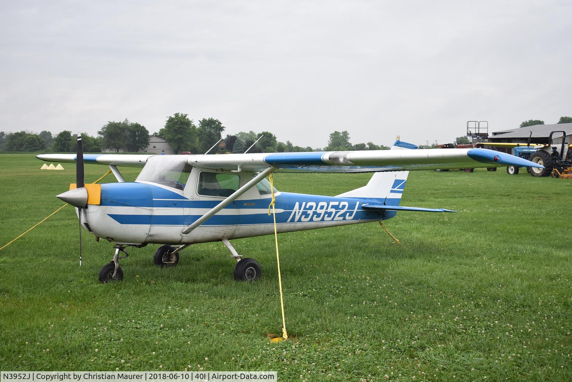 N3952J, 1966 Cessna 150G C/N 15065252, 52J looking good - my favorite 150