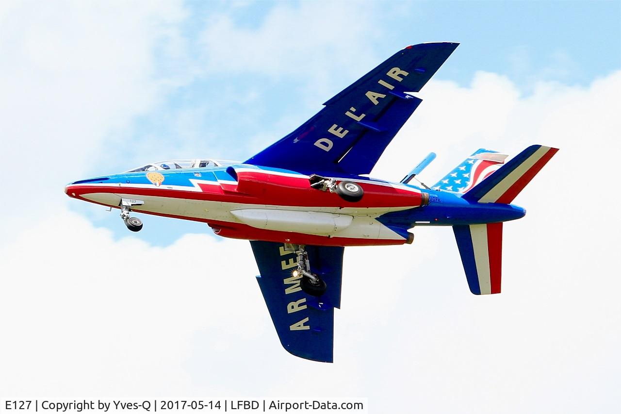 E127, 1983 Dassault-Dornier Alpha Jet E C/N E127, Dassault-Dornier Alpha Jet E (F-UGFK), Athos 06 of Patrouille de France 2017, On final rwy 23, Bordeaux-Mérignac Air Base 106 (LFBD-BOD) Open day 2017