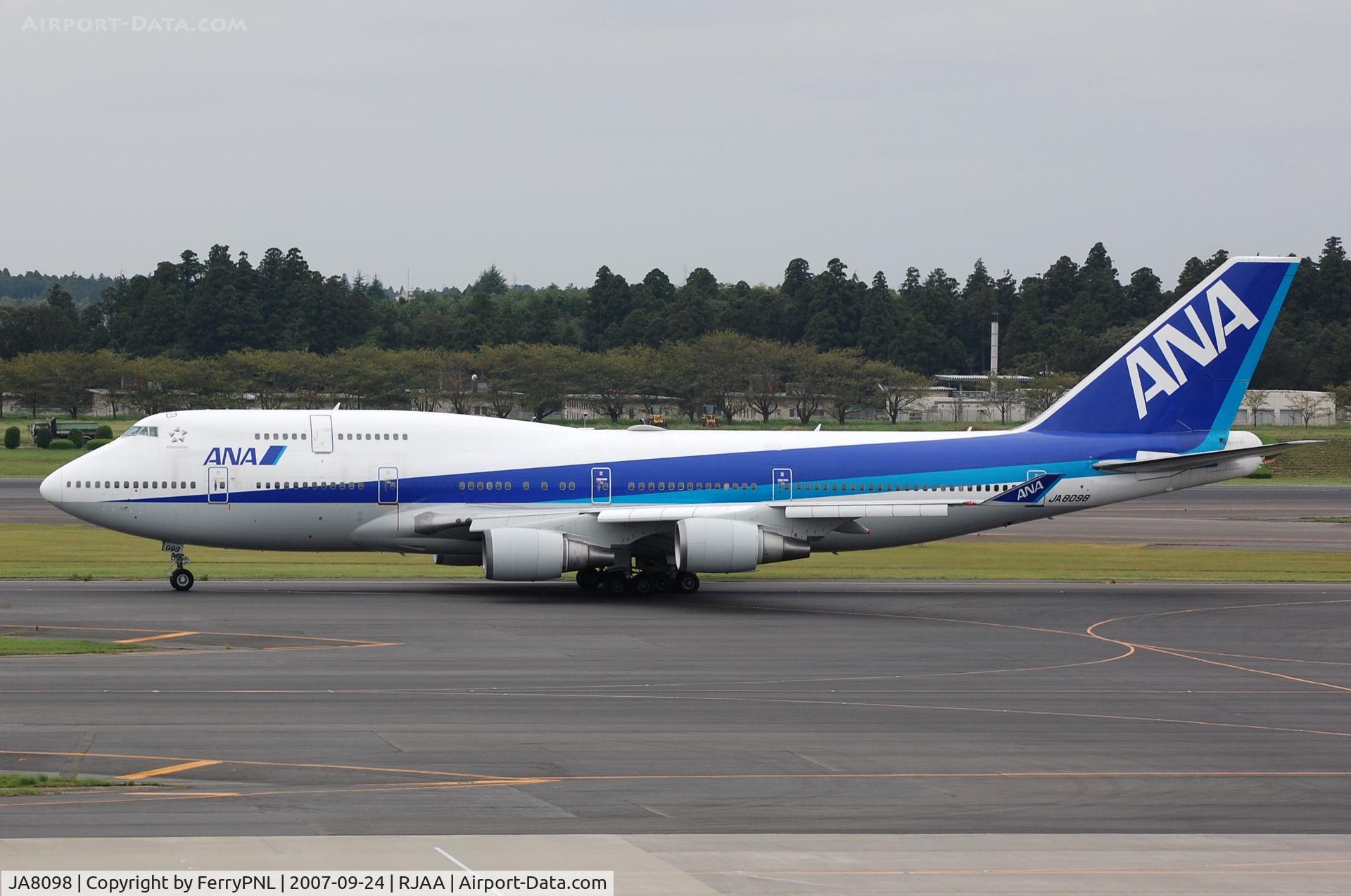 JA8098, 1991 Boeing 747-481 C/N 25207, ANA B744 departing