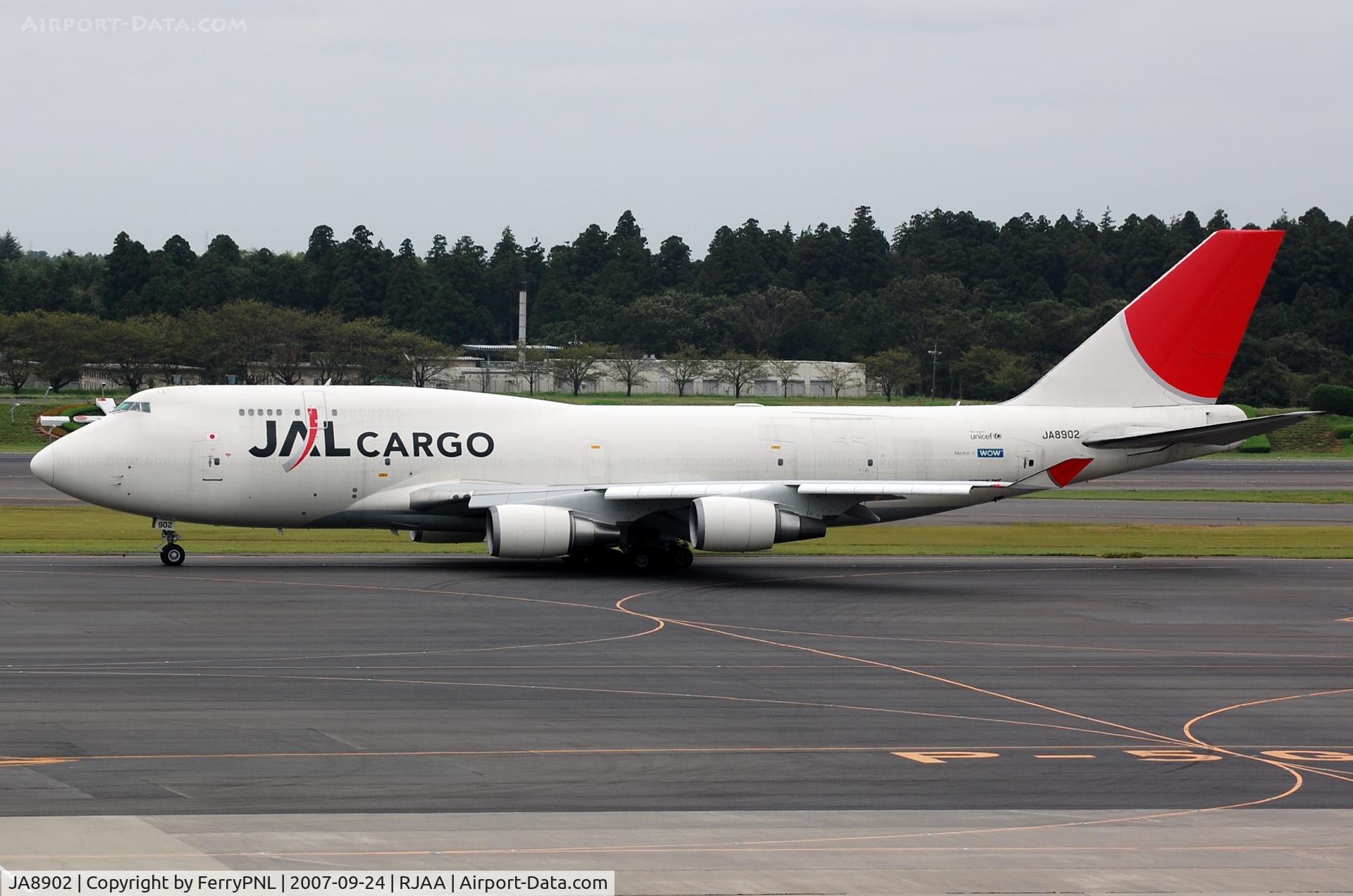JA8902, 1992 Boeing 747-446 C/N 26344, JAL Cargo B744F taxying out.