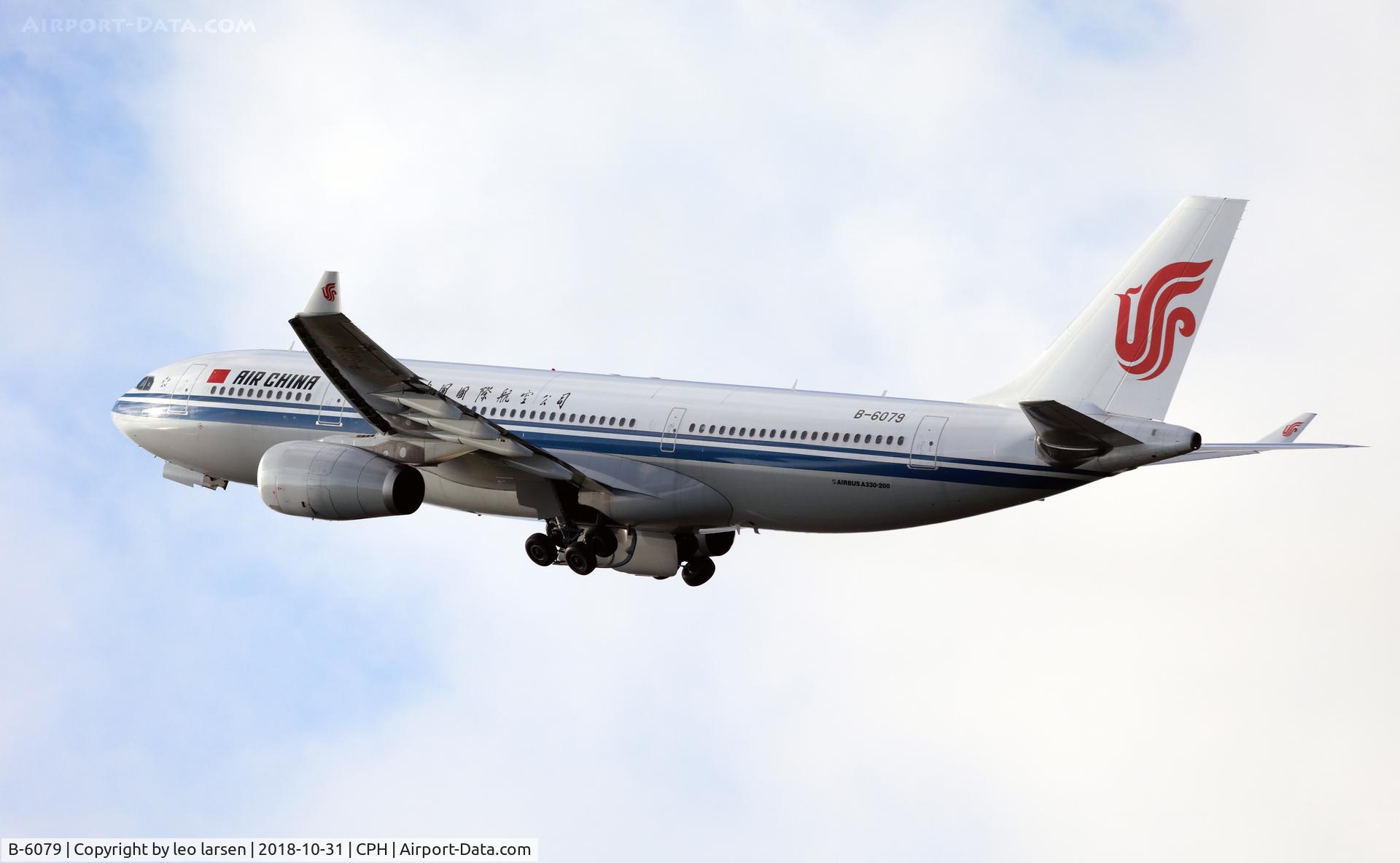 B-6079, 2006 Airbus A330-243 C/N 810, Copenhagen 31.10.2018 T/O R-22R