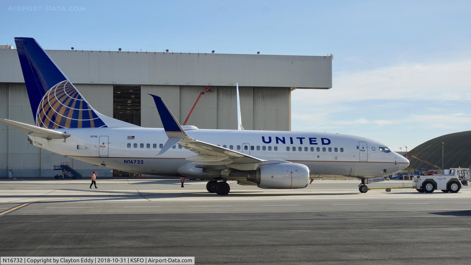 N16732, 1999 Boeing 737-724 C/N 28948, SFO 2018.