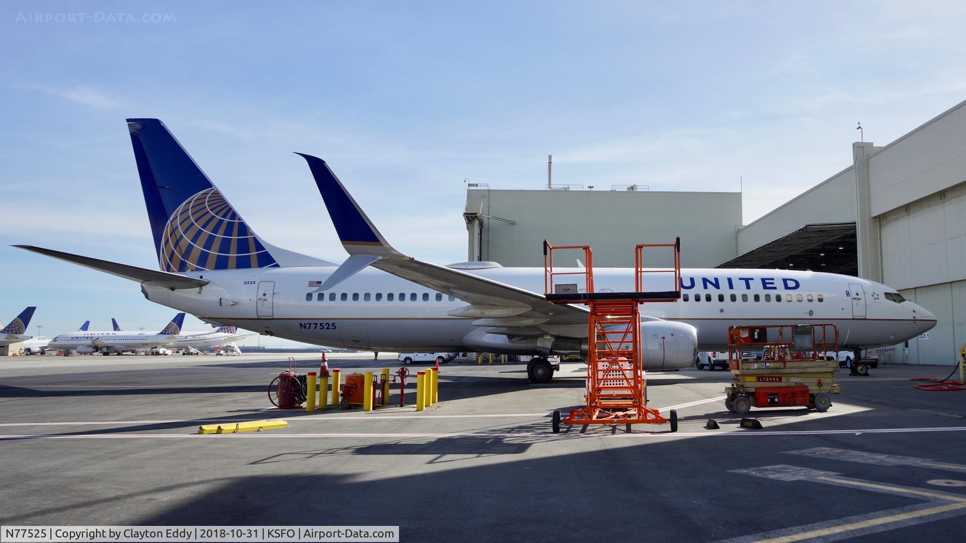 N77525, 2010 Boeing 737-824 C/N 31659, SFO 2018.