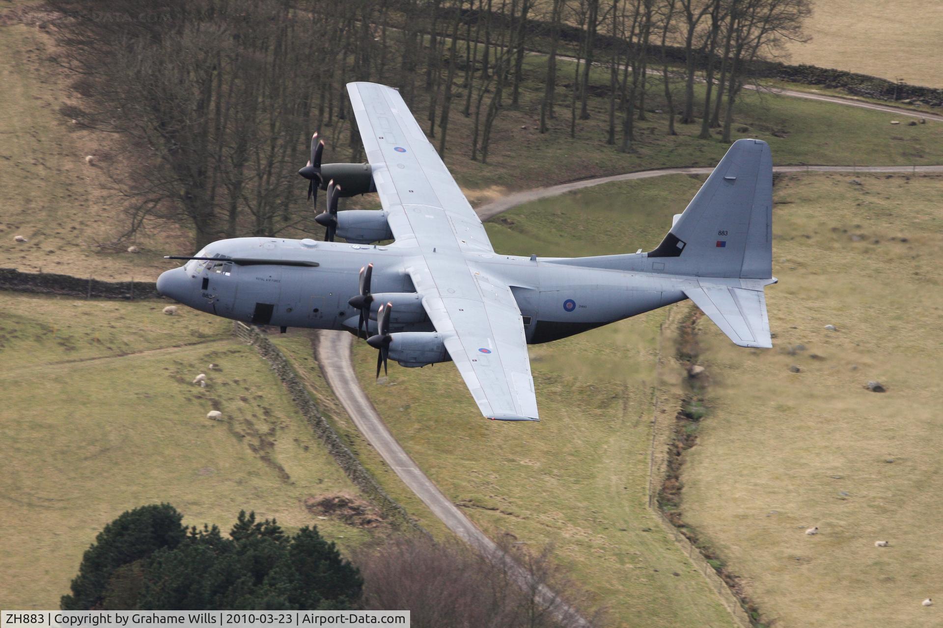 ZH883, 1999 Lockheed Martin C-130J Hercules C.5 C/N 382-5481, Lockheed Martin Hercules C5 ZH883 Lyneham Transport Wing RAF, Derwent Valley 23/3/10