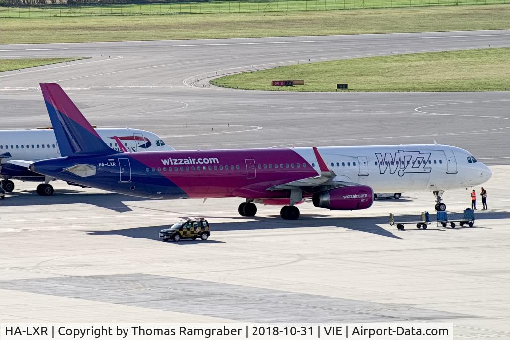 HA-LXR, 2017 Airbus A321-231 C/N 7647, Wizzair Airbus A321