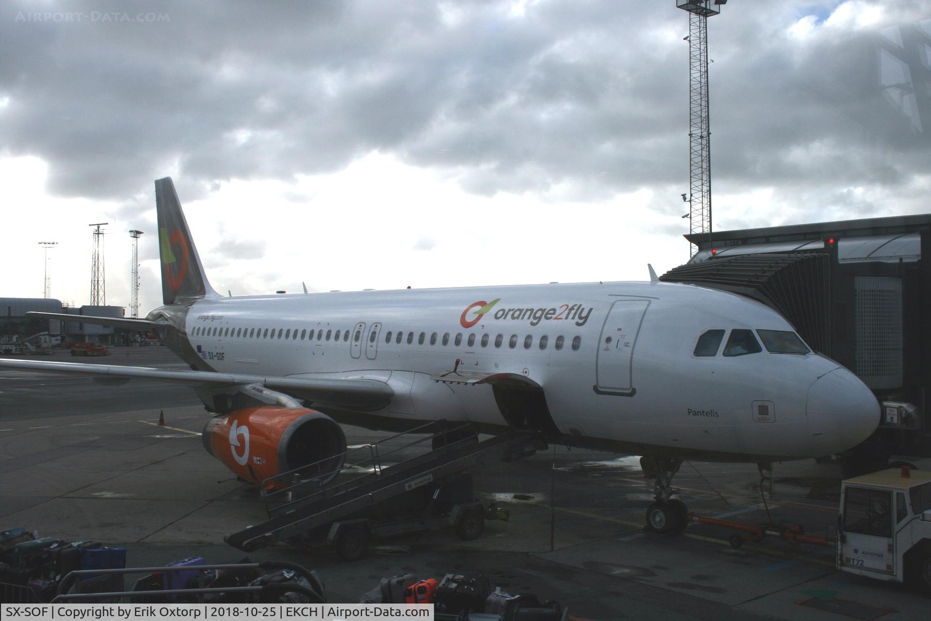 SX-SOF, 2005 Airbus A320-232 C/N 2479, SX-SOF at the gate in CPH