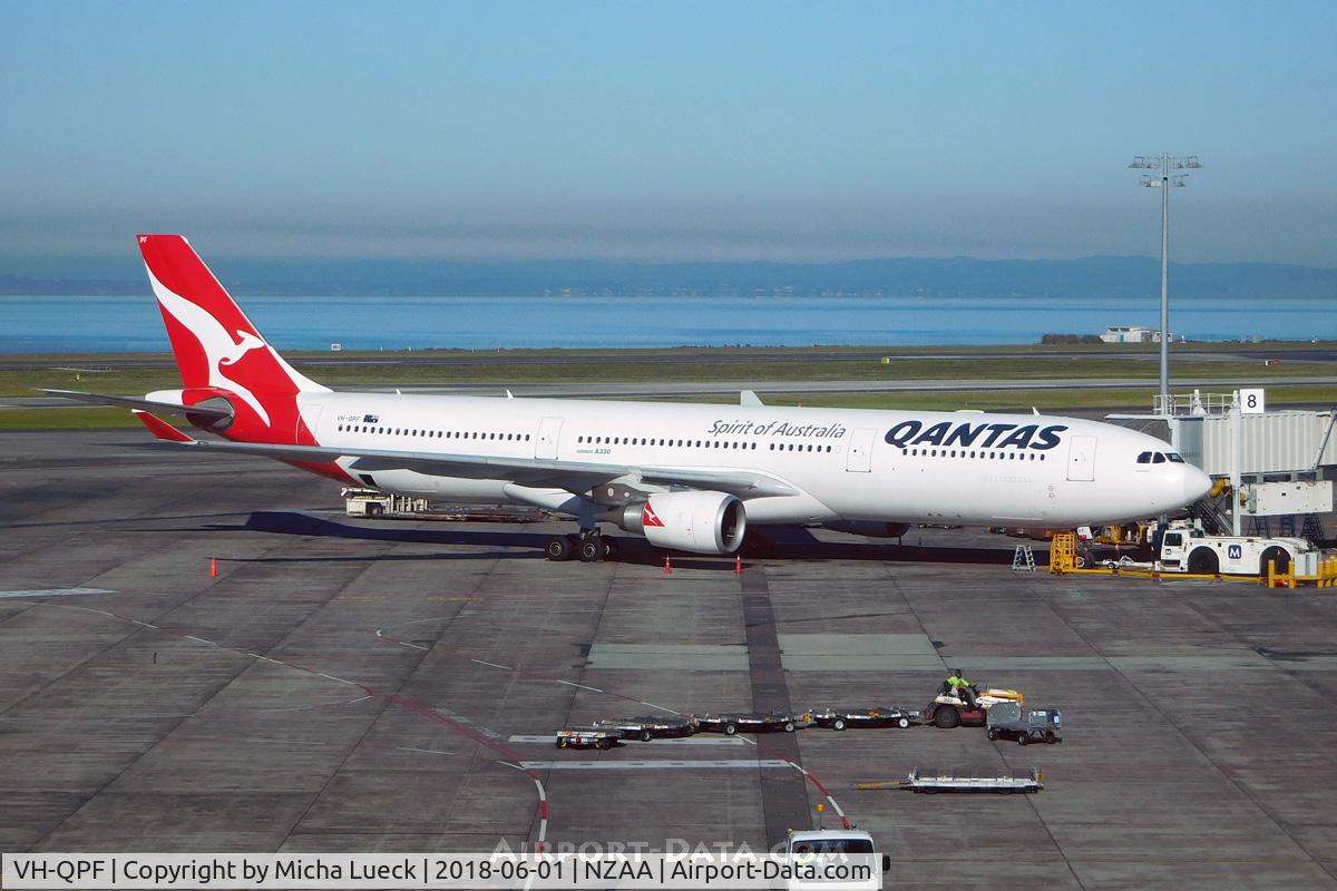 VH-QPF, 2004 Airbus A330-303 C/N 0595, At Auckland