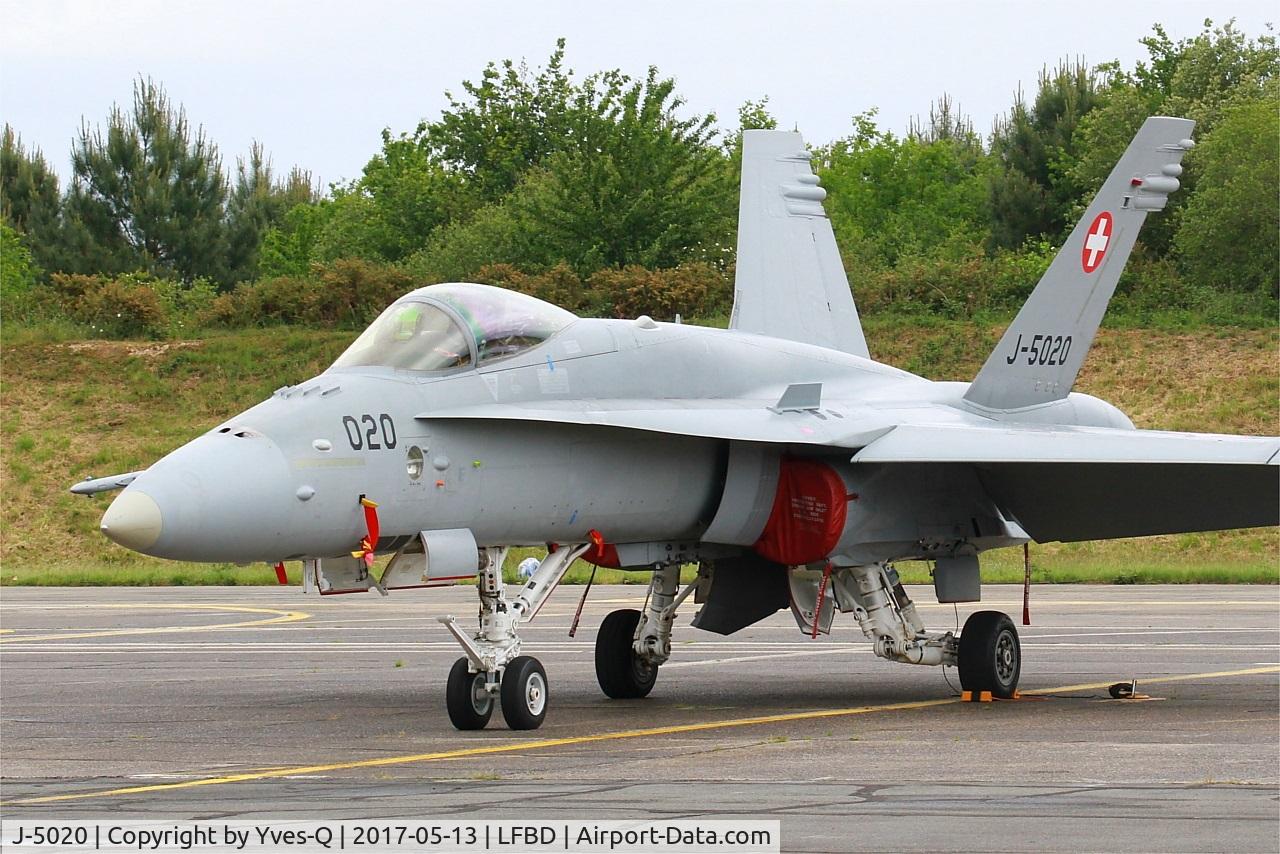 J-5020, McDonnell Douglas F/A-18C Hornet C/N 1369/SFC020, Swiss Air Force McDonnell Douglas FA-18C Hornet, Flight line, Bordeaux-Mérignac airport Air Base (LFBD-BOD) Open day 2017