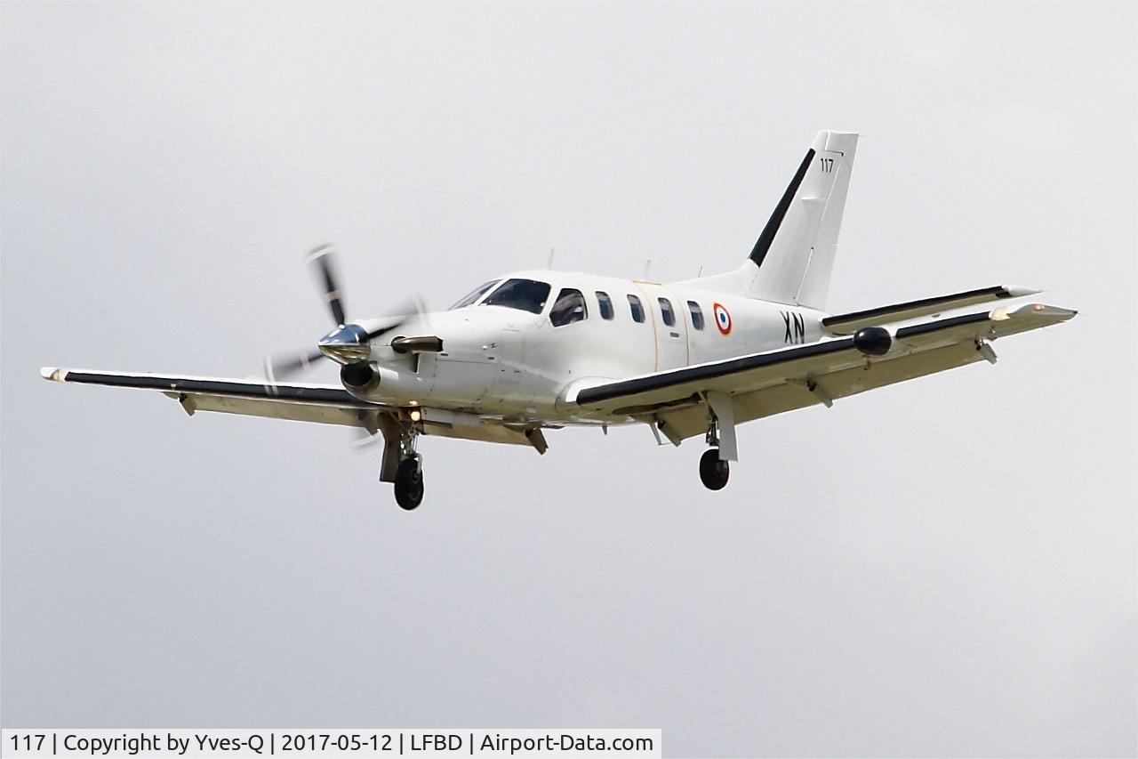 117, Socata TBM-700A C/N 117, Socata TBM-700A, On final rwy 23, Bordeaux-Mérignac airport (LFBD-BOD)