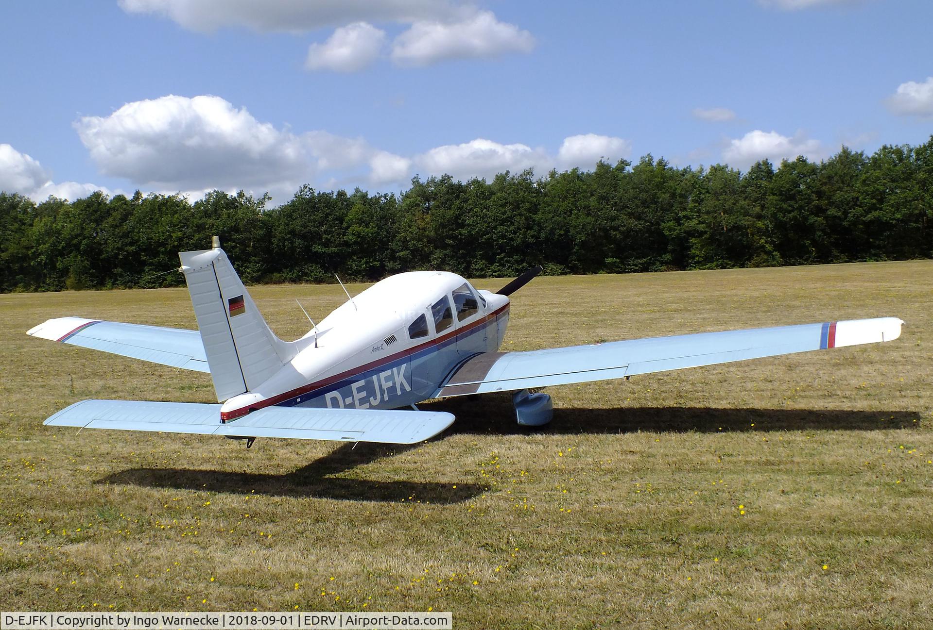 D-EJFK, Piper PA-28-181 Archer II C/N 28-90140, Piper PA-28-181 Archer II at the 2018 Flugplatzfest Wershofen