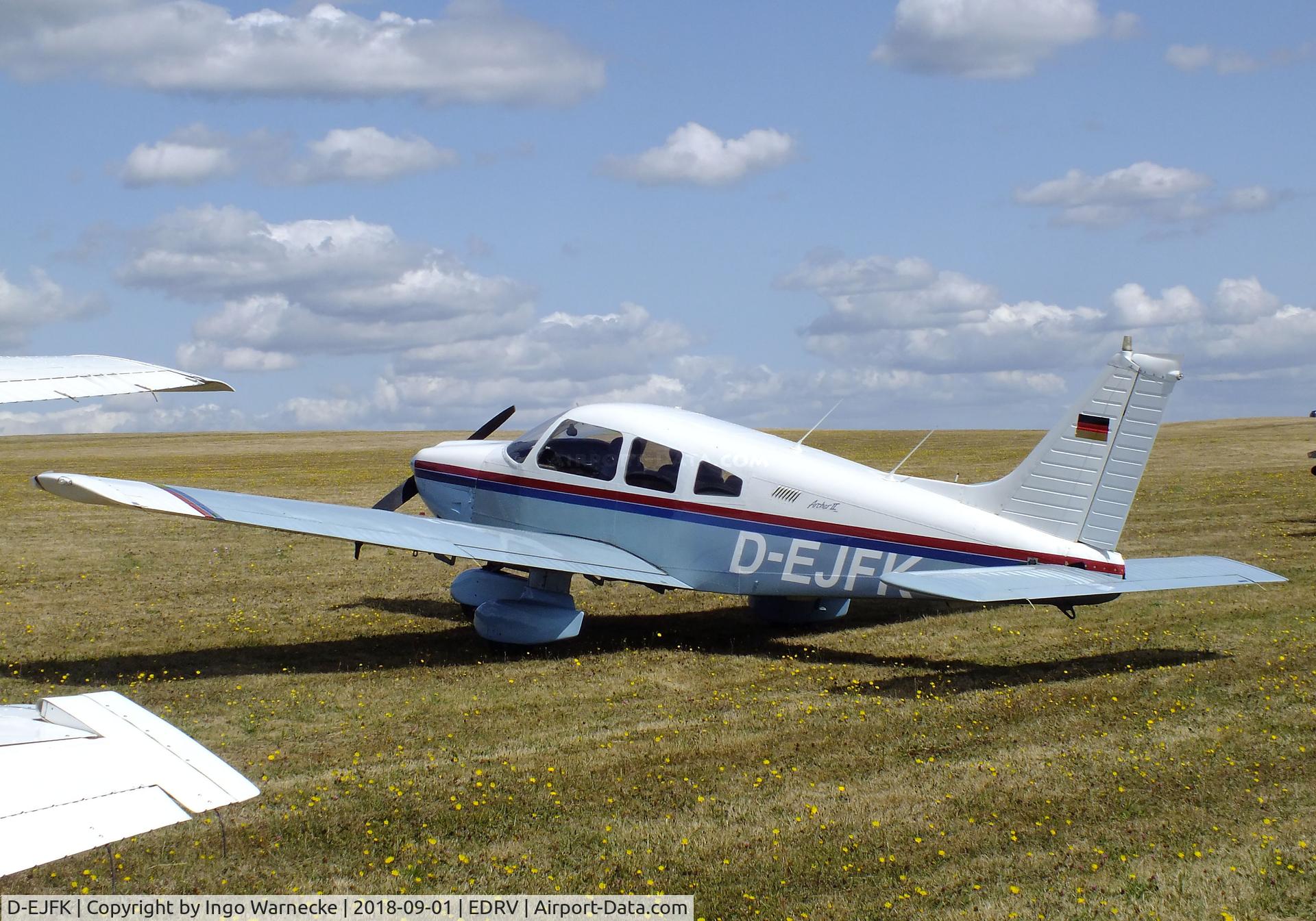 D-EJFK, Piper PA-28-181 Archer II C/N 28-90140, Piper PA-28-181 Archer II at the 2018 Flugplatzfest Wershofen