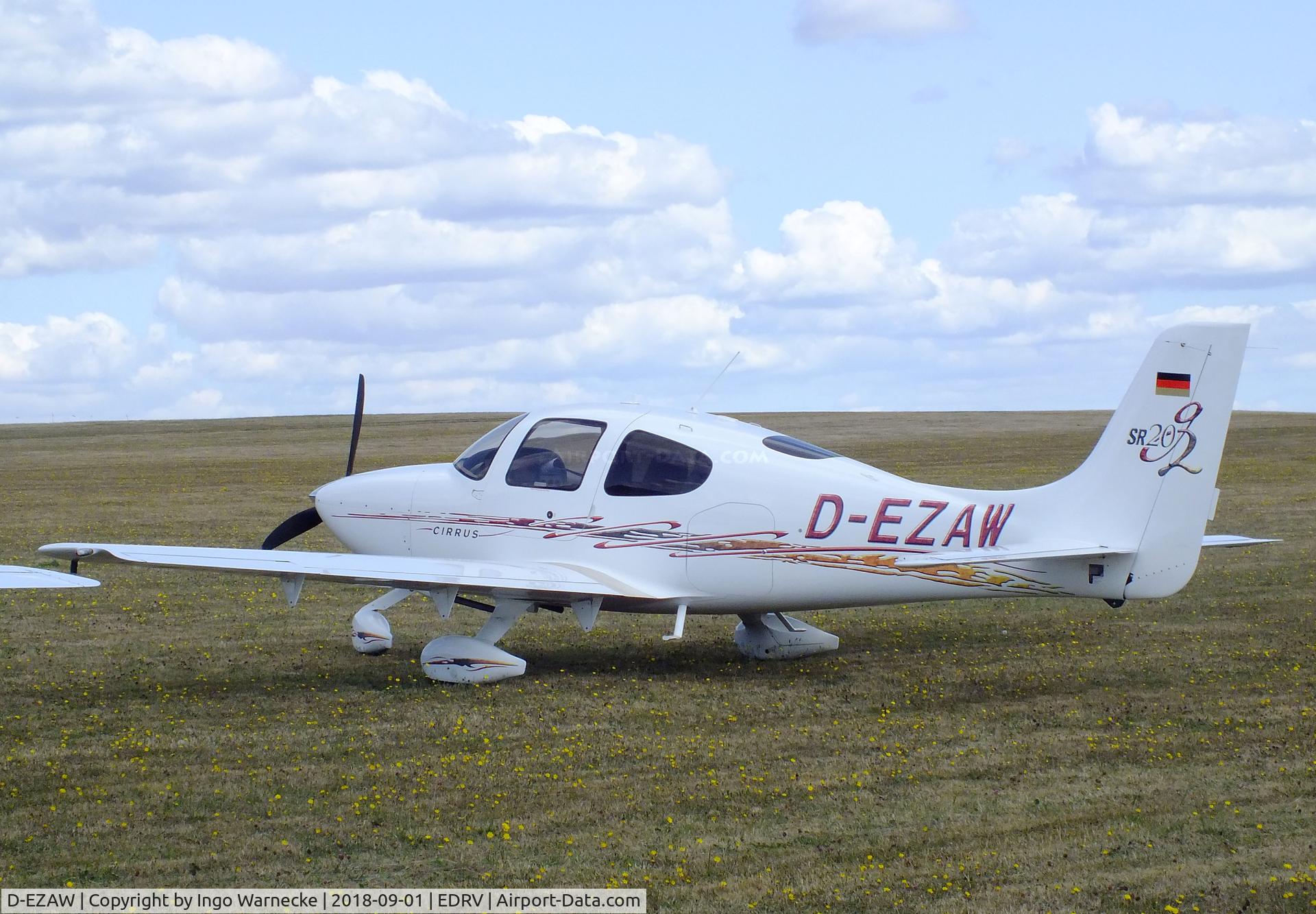 D-EZAW, 2006 Cirrus SR-20 G2 C/N 1669, Cirrus SR-20 G2 at the 2018 Flugplatzfest Wershofen