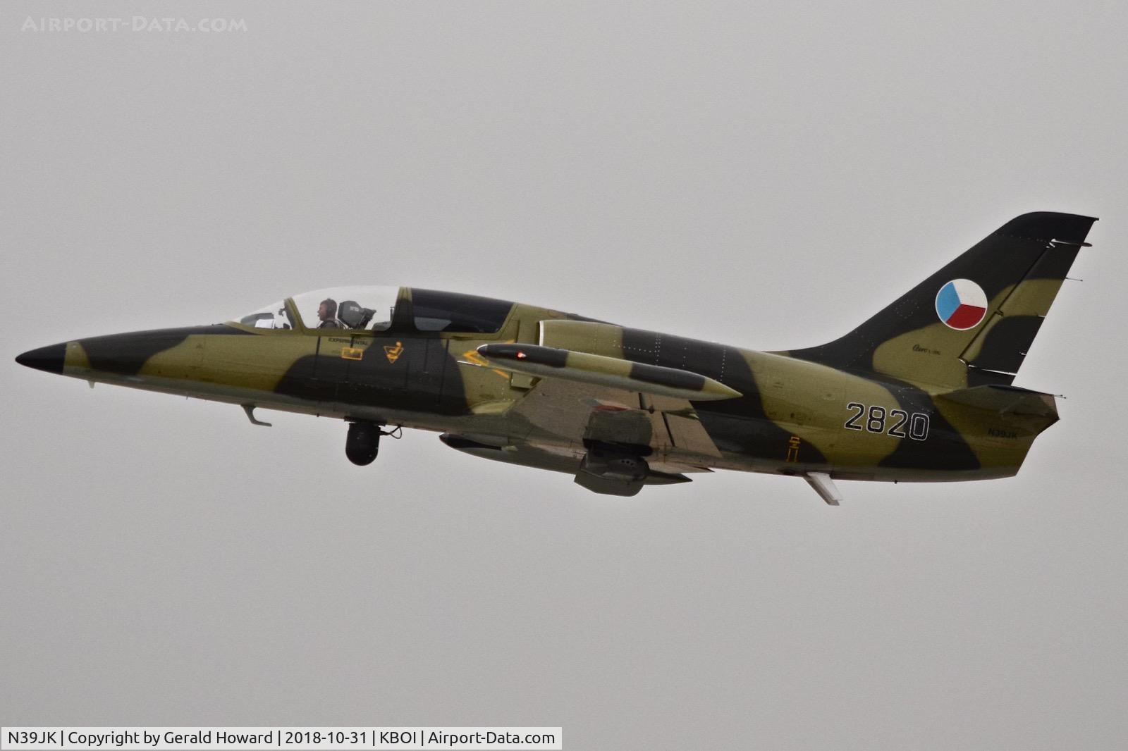 N39JK, 1984 Aero L-39C Albatros C/N 432820, Climb out from RWY 28L.