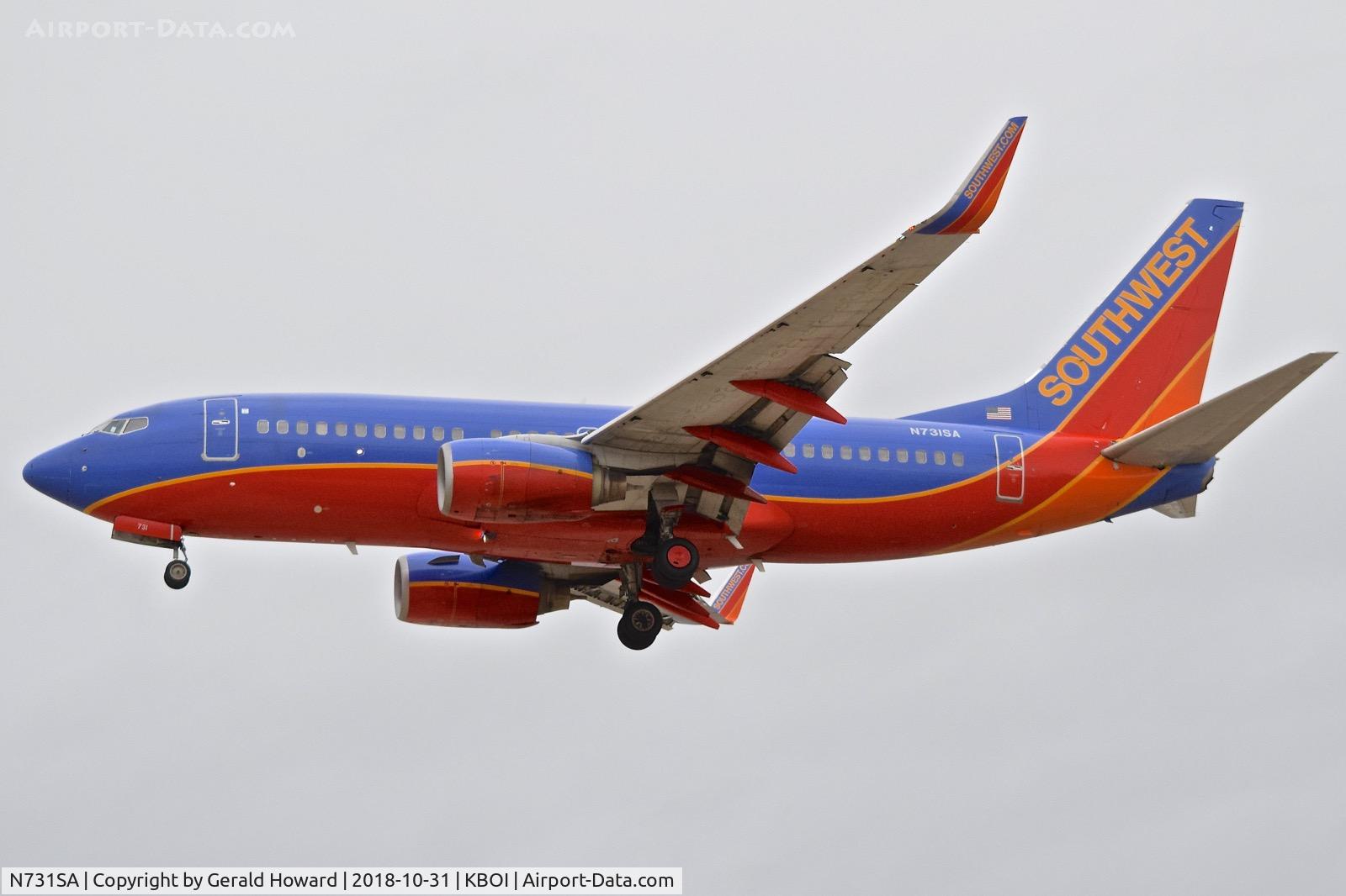 N731SA, 1999 Boeing 737-7H4 C/N 27863, Landing RWY 28R.