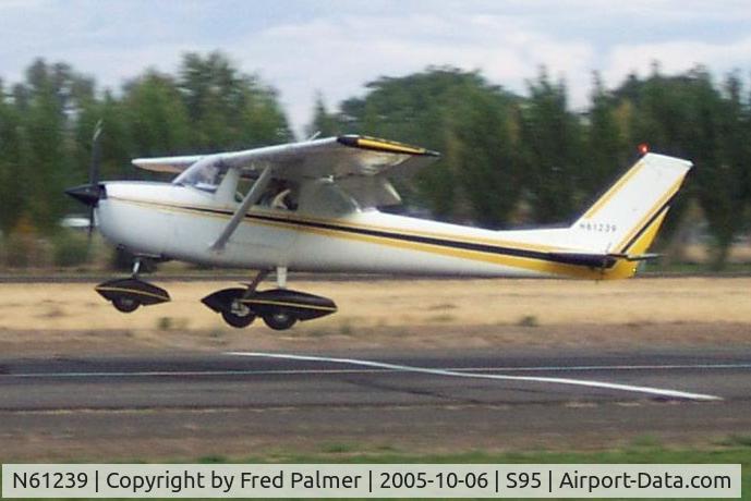 N61239, 1969 Cessna 150J C/N 15070911, Tim's first solo landing