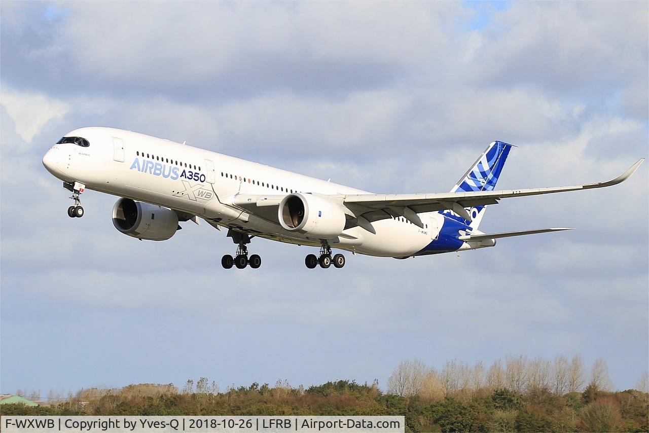 F-WXWB, 2013 Airbus A350-941 C/N 001, Airbus A350-941, On final rwy 25L for crosswind tests, Brest-Bretagne airport (LFRB-BES)