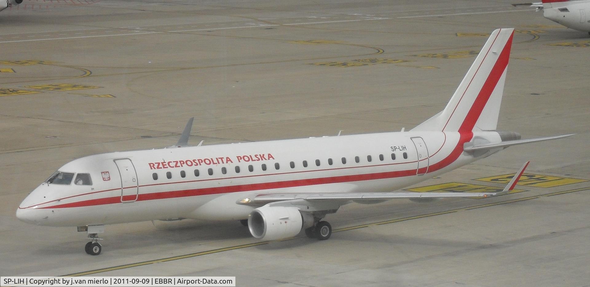 SP-LIH, 2009 Embraer 175LR (ERJ-170-200LR) C/N 17000288, Brussels...Taxiing towards G.A.T. Pic taken from the reastaurant