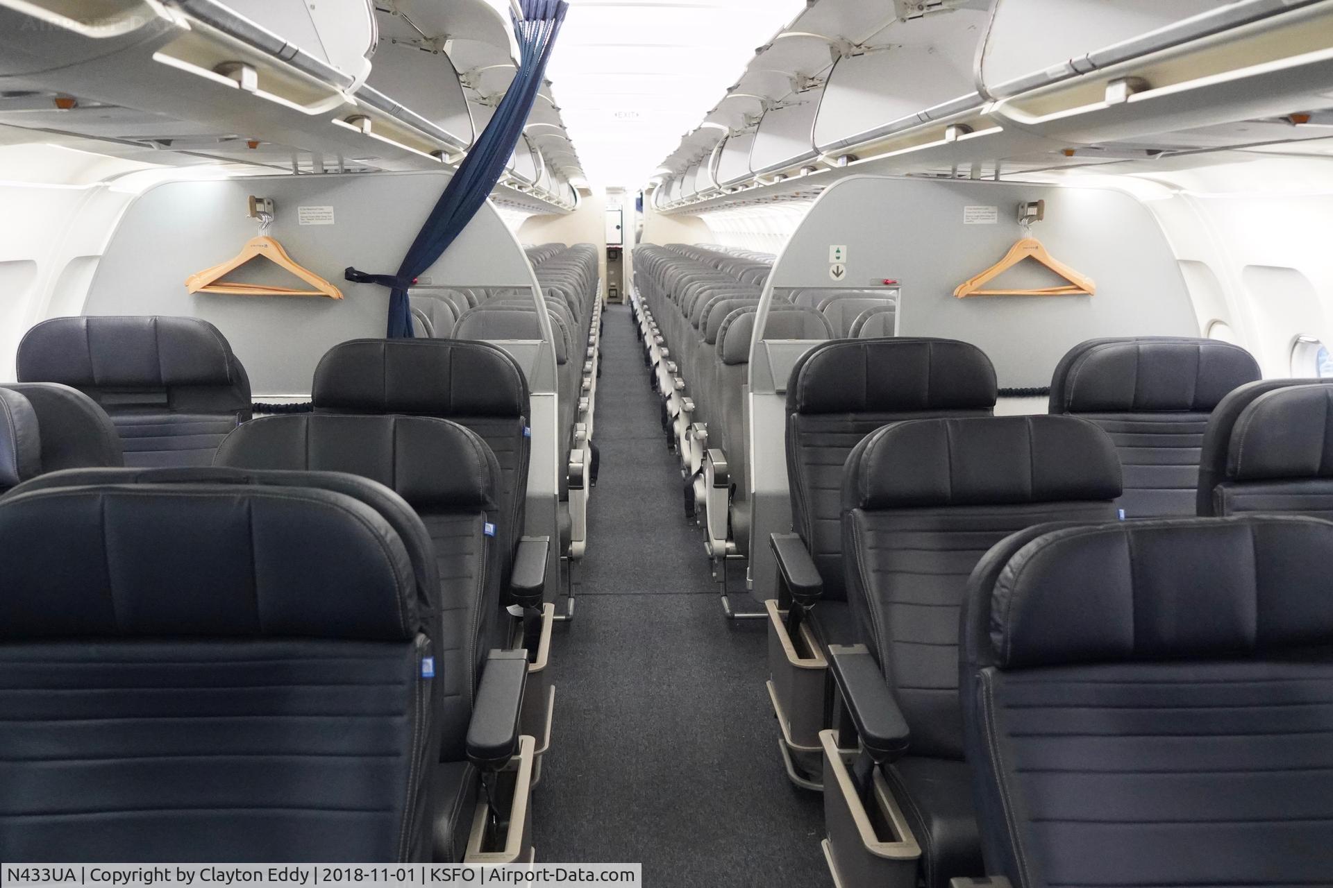 N433UA, 1996 Airbus A320-232 C/N 589, SFO 2018.