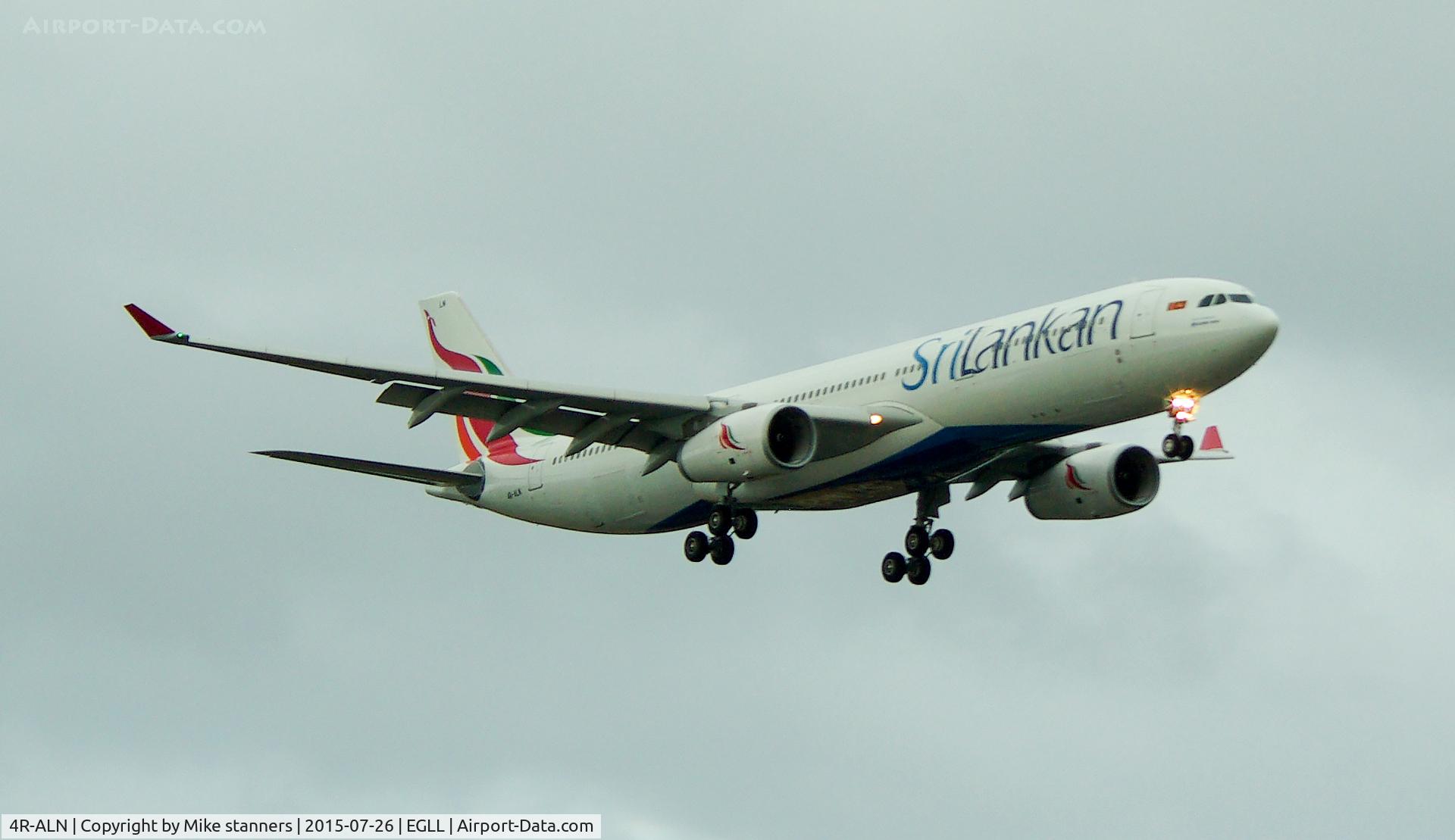 4R-ALN, 2015 Airbus A330-343 C/N 1604, SriLankan Airlines A330- 343E LR Landing runway 27R