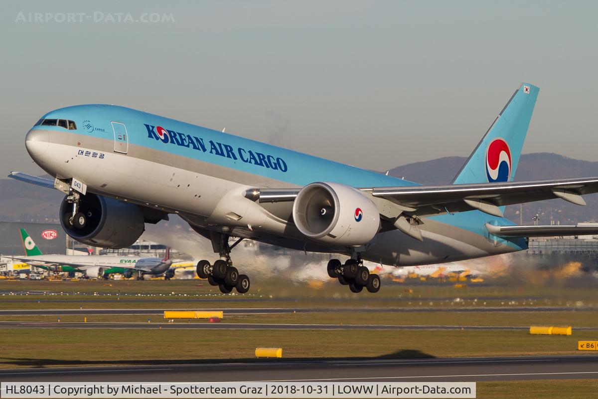 HL8043, 2016 Boeing 777-FB5 C/N 62693, LOWW - 20181031