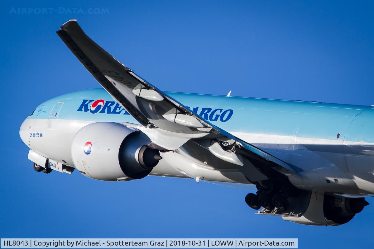 HL8043, 2016 Boeing 777-FB5 C/N 62693, LOWW - 20181031