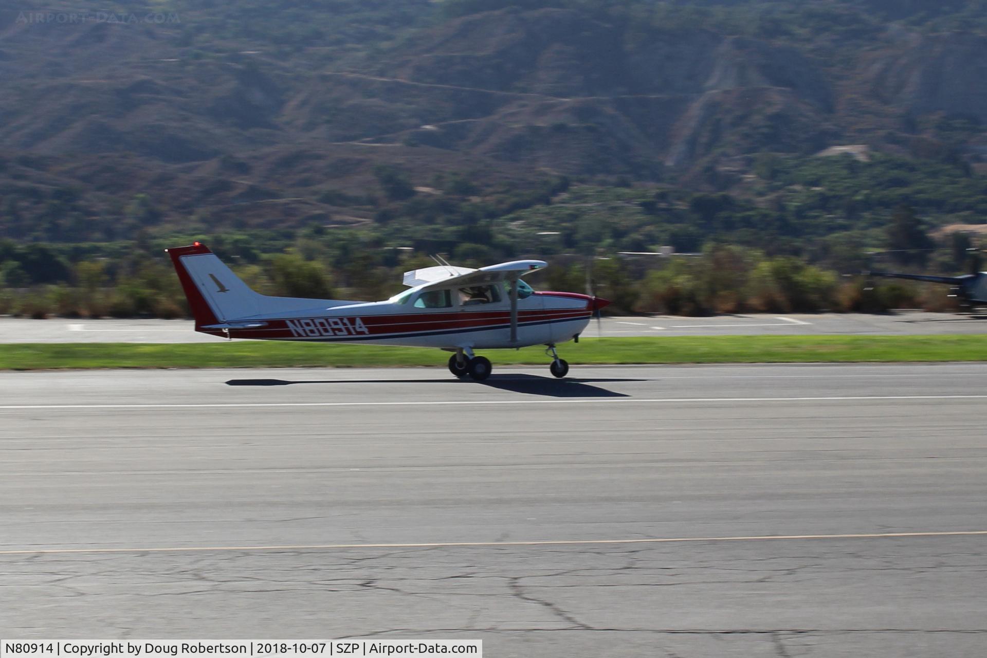 N80914, 1976 Cessna 172M C/N 17266799, 1976 Cessna 172M SKYHAWK, Lycoming O-320-E2D 150 HP, landing roll Rwy 22