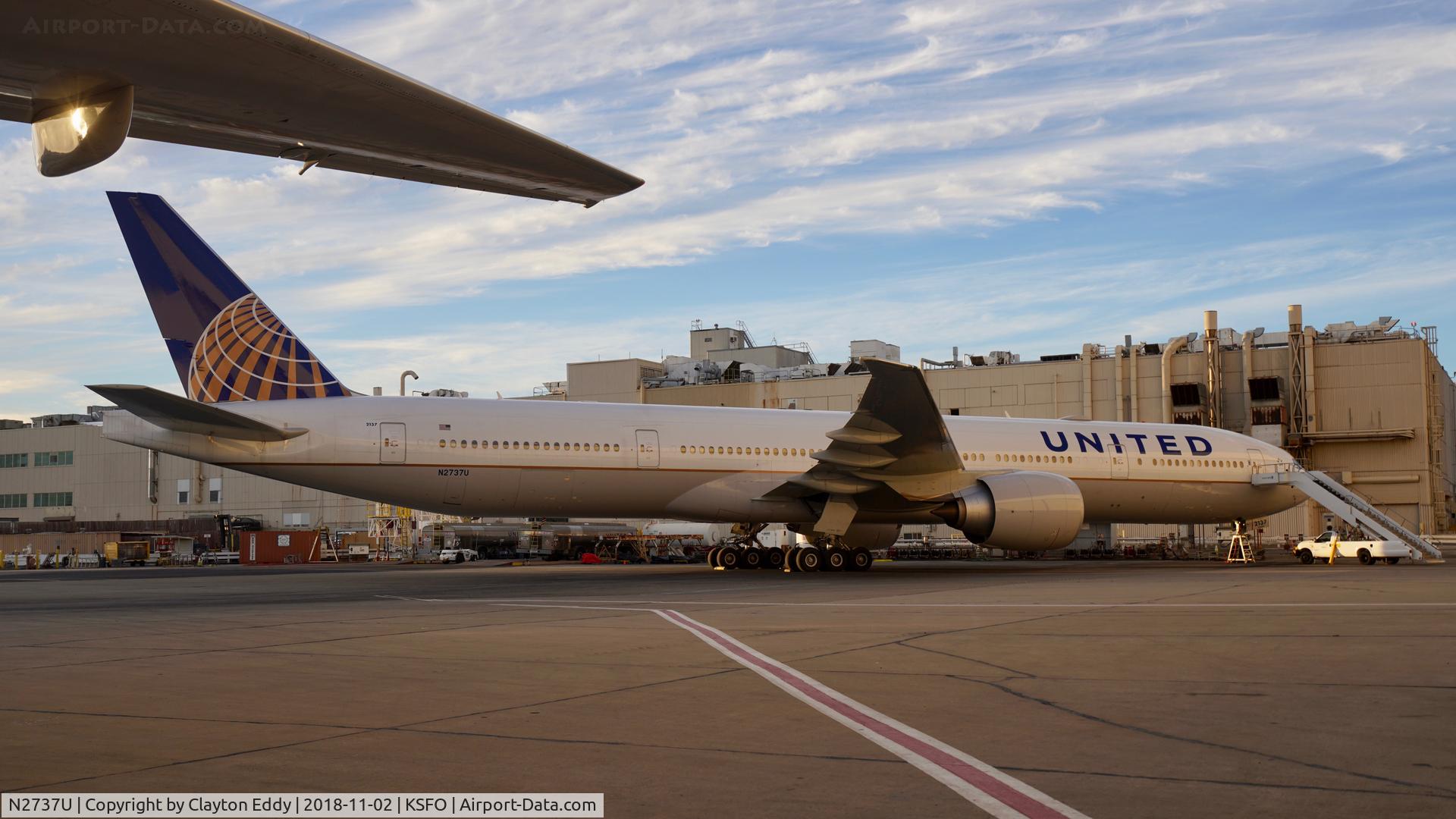 N2737U, 2017 Boeing 777-300/ER C/N 62647, SFO 2018.
